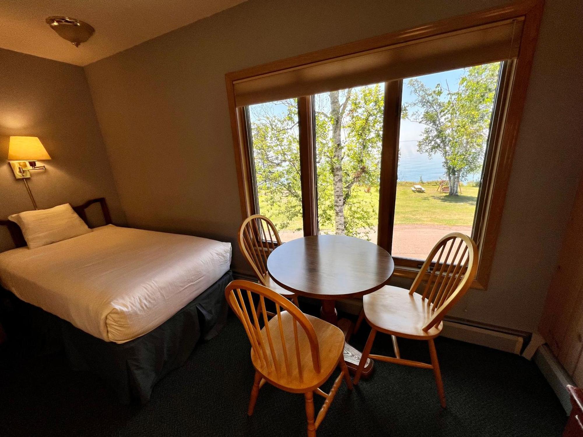 Double or Twin Room Lake View