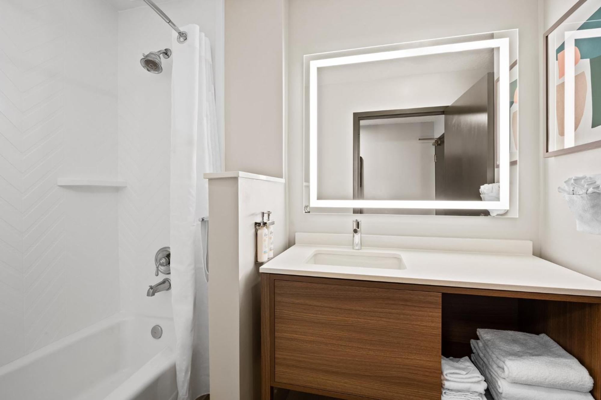 One-Bedroom Suite