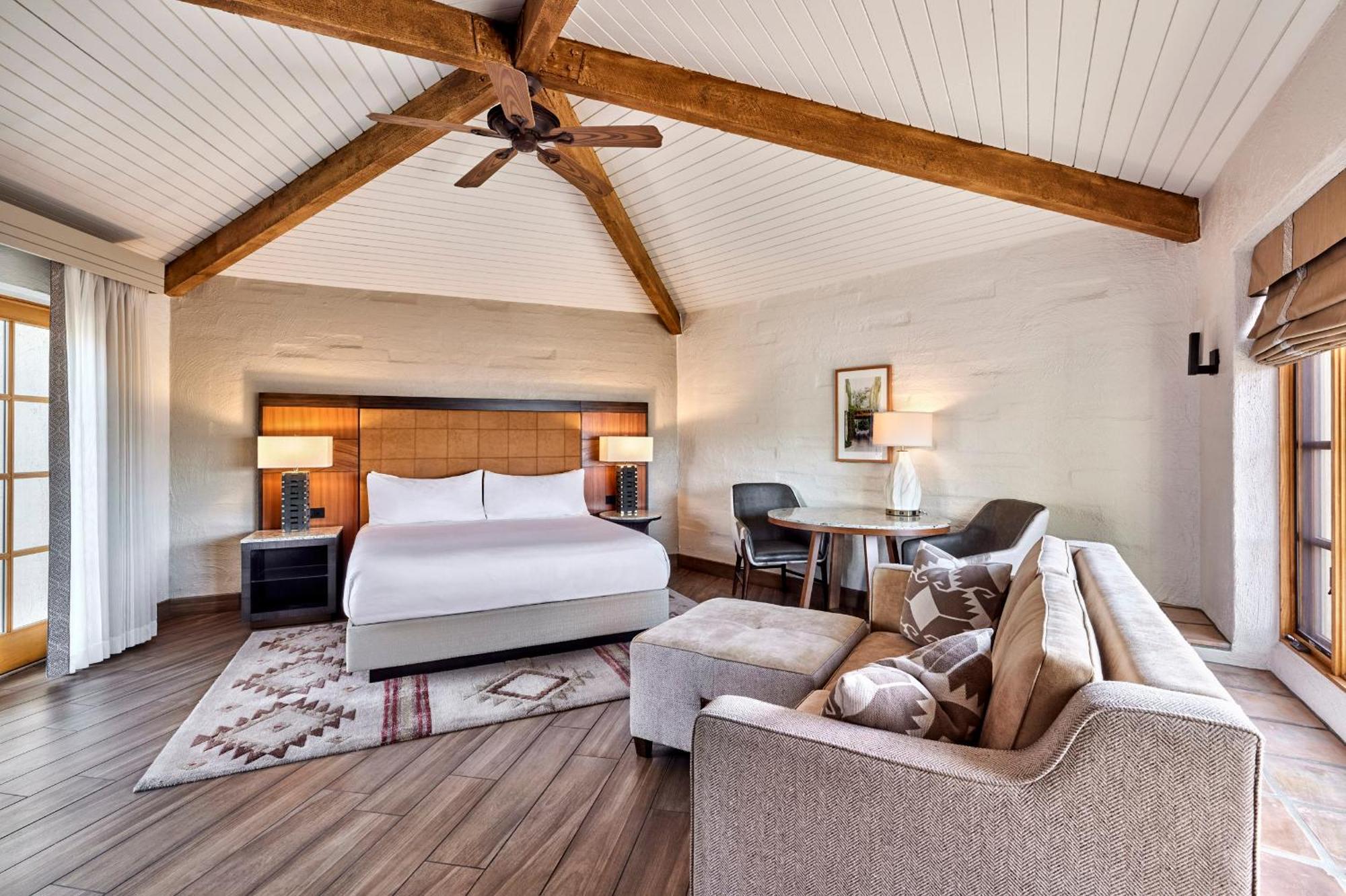 King or Double Room,1498628923:JPEG
