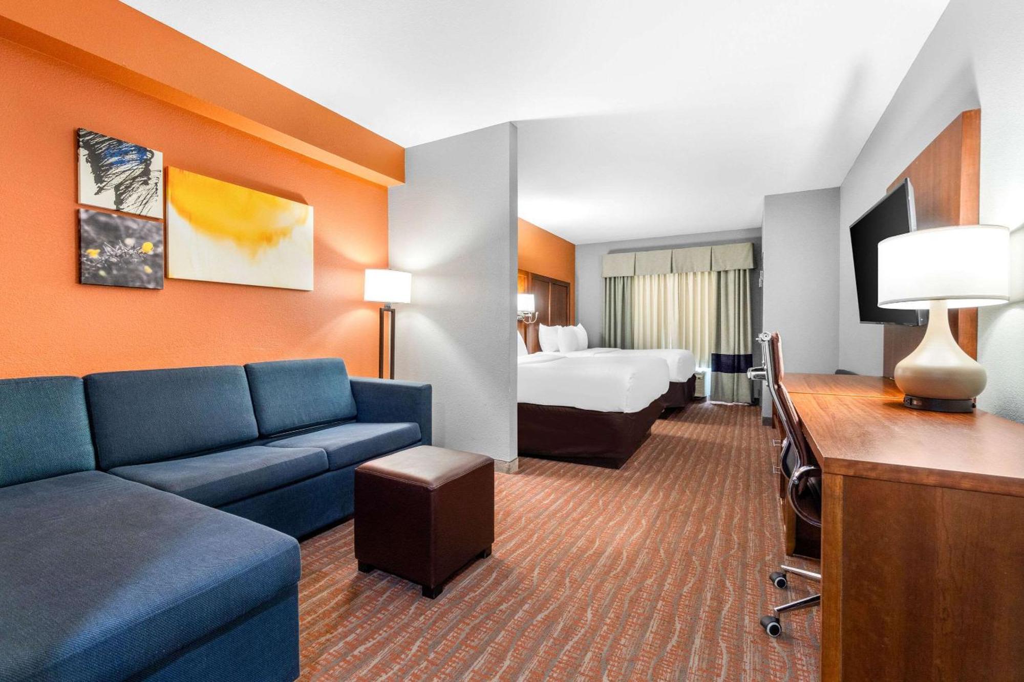 Queen Suite Two Queen Beds Accessible or Non-Smoking,1591241627:JPEG