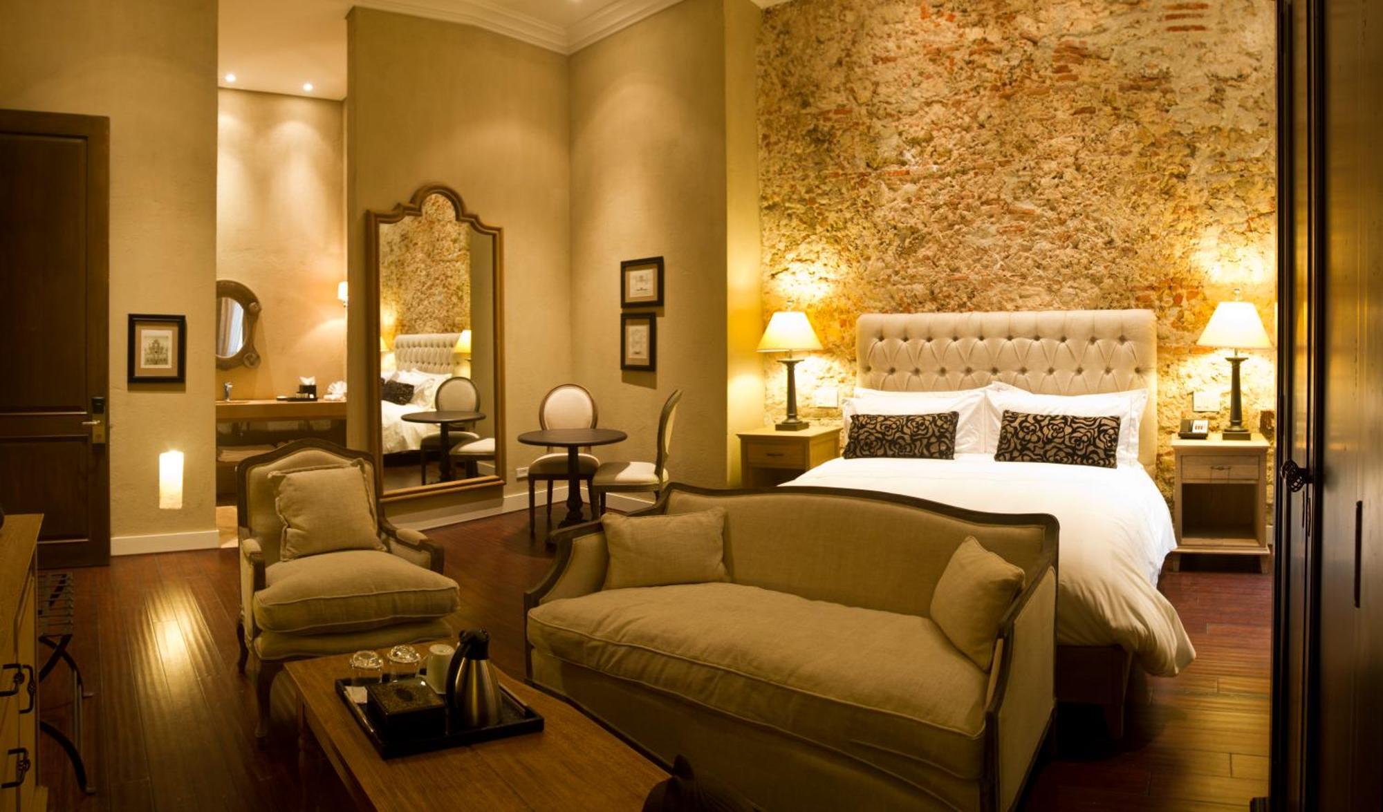 Deluxe Double Room Makani Beach Club access