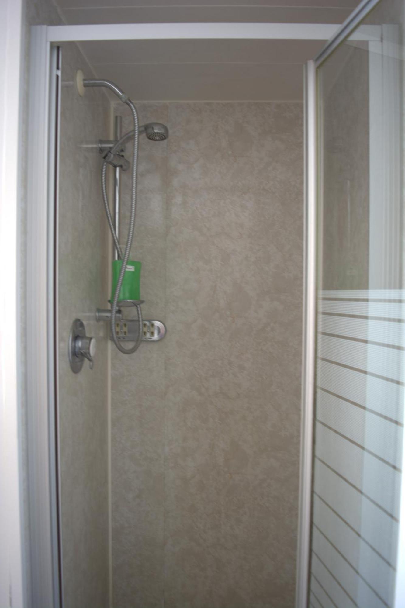 Single Room Shower