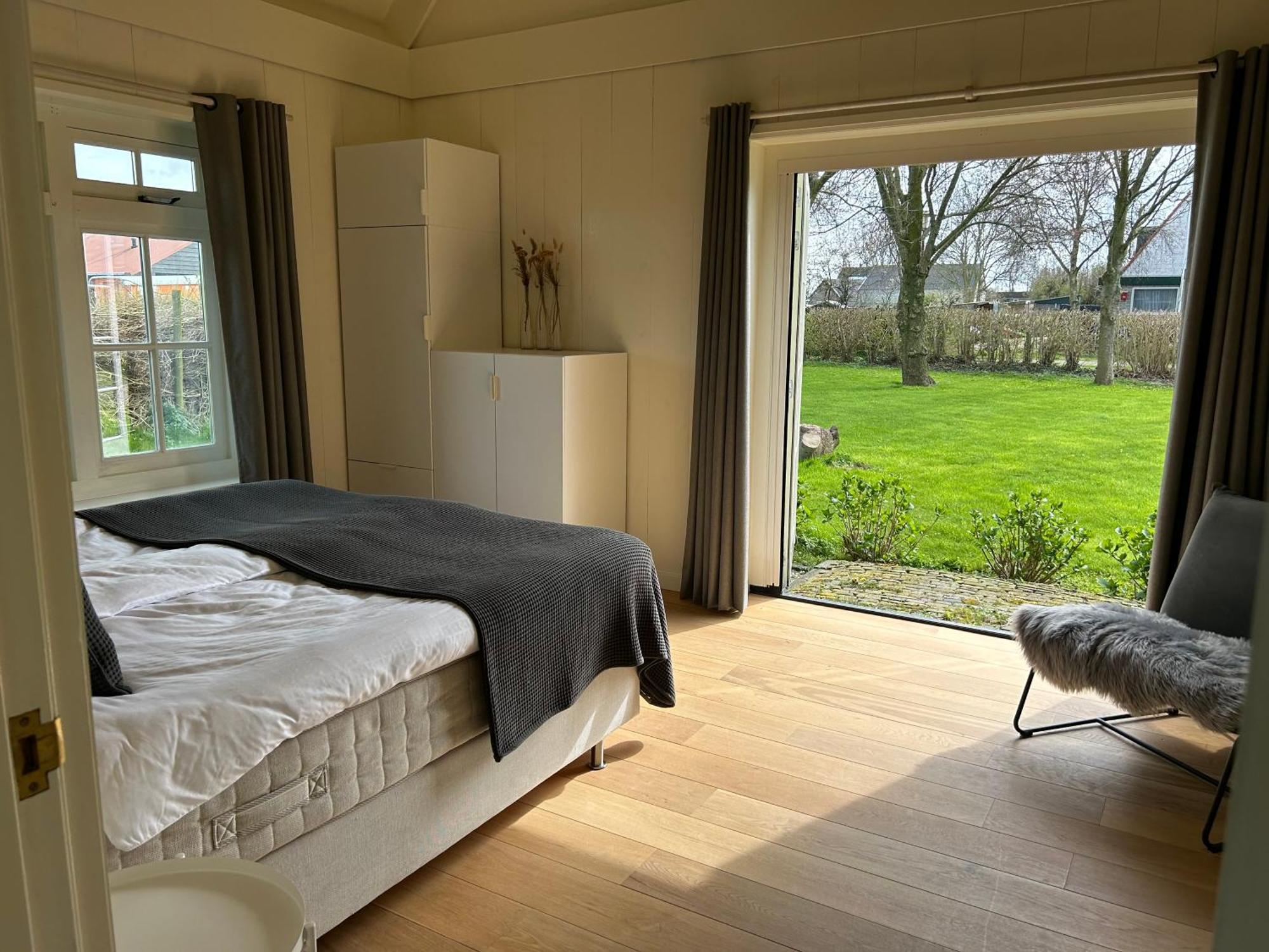 Holiday Home,1591493198:JPEG
