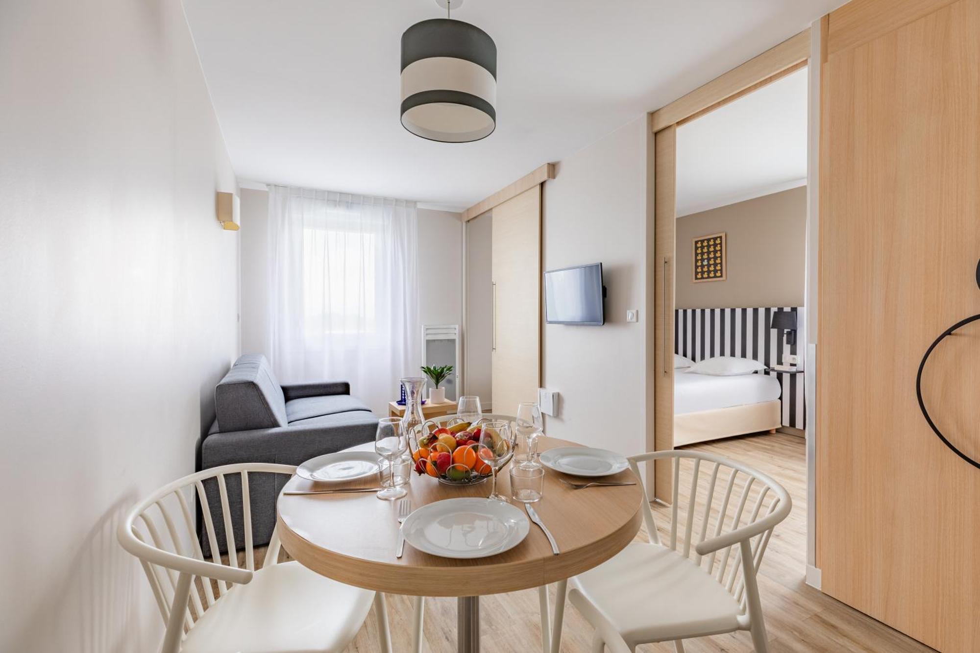 One Bedroom Apartment