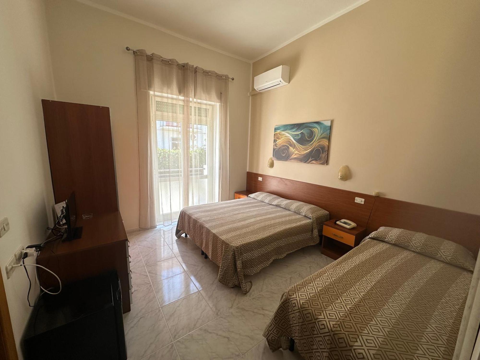 Triple Room,1591502477:JPEG