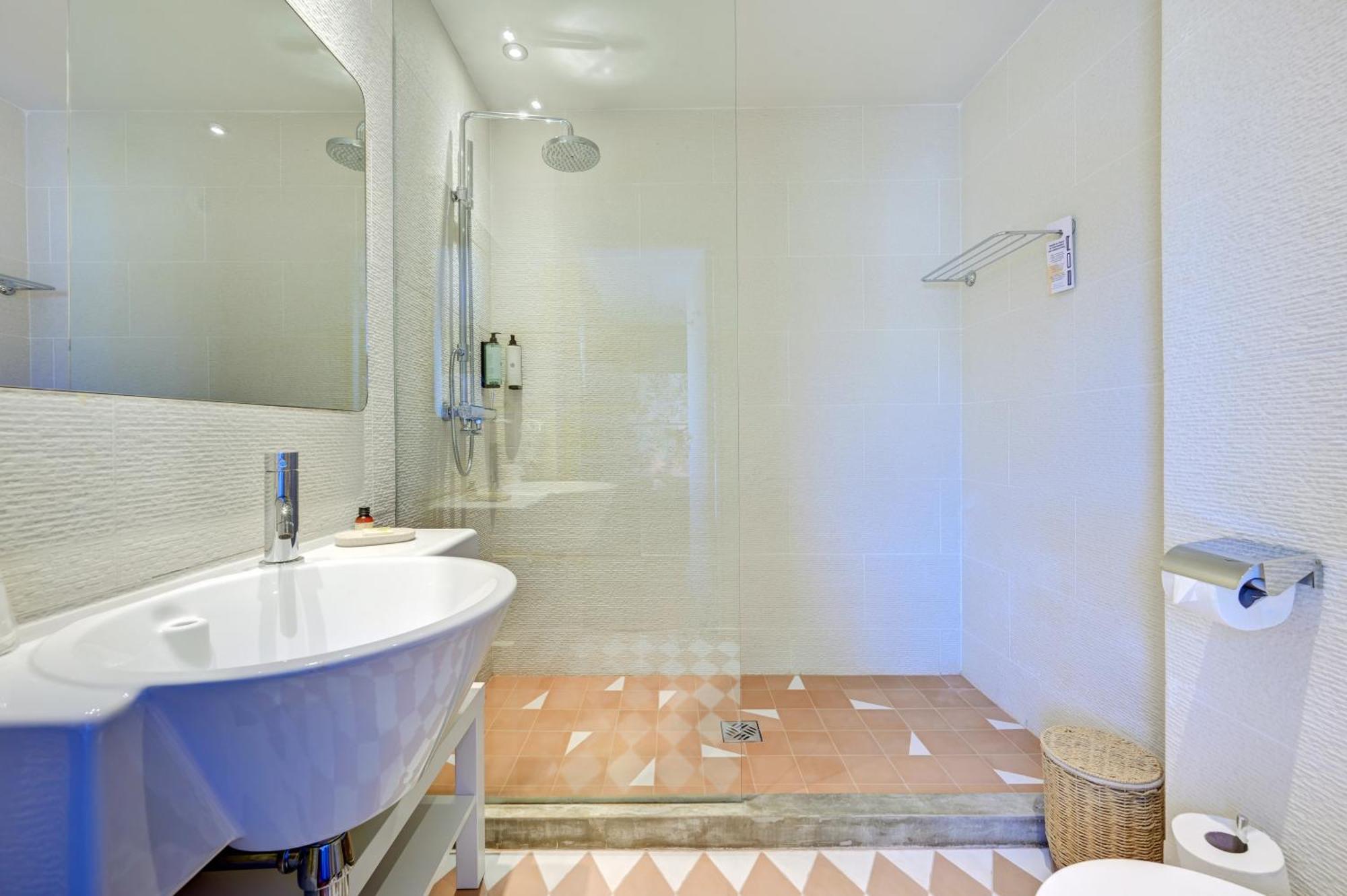 Double Room,1591504754:JPEG