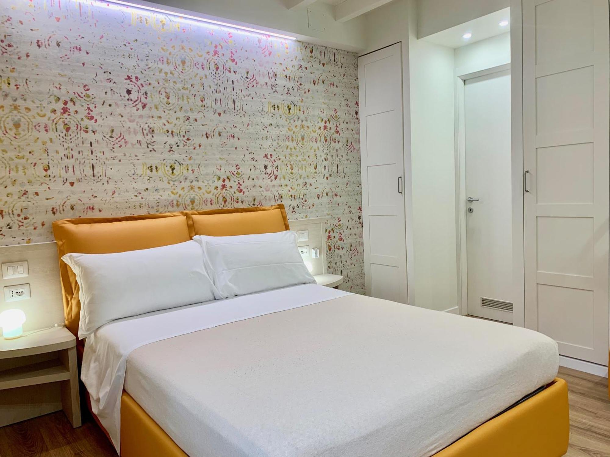 Comfort Triple Room Shower