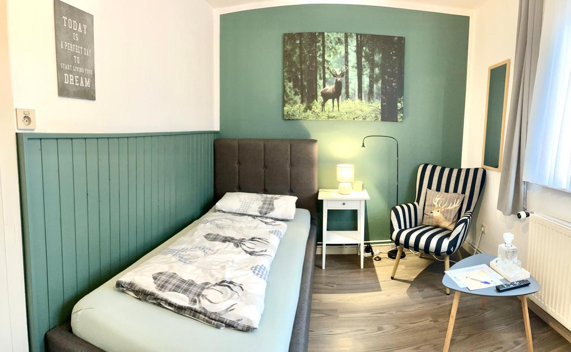 Single Room,1322973982:JPEG