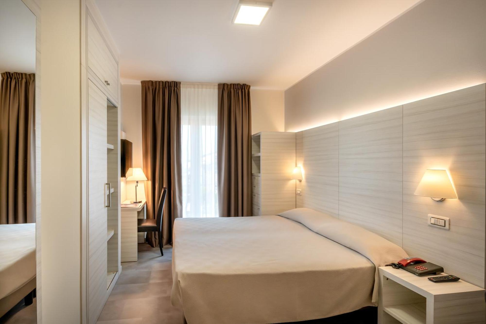 Classic Double or Twin Room,1591516098:JPEG
