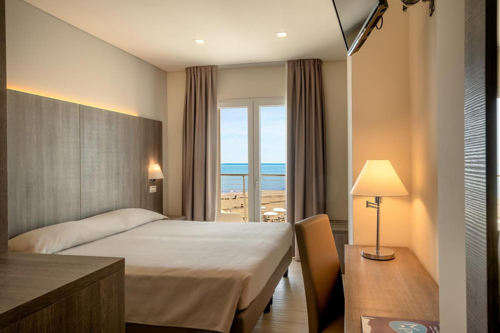 Double or Twin Room with Sea View,1591516080:JPEG