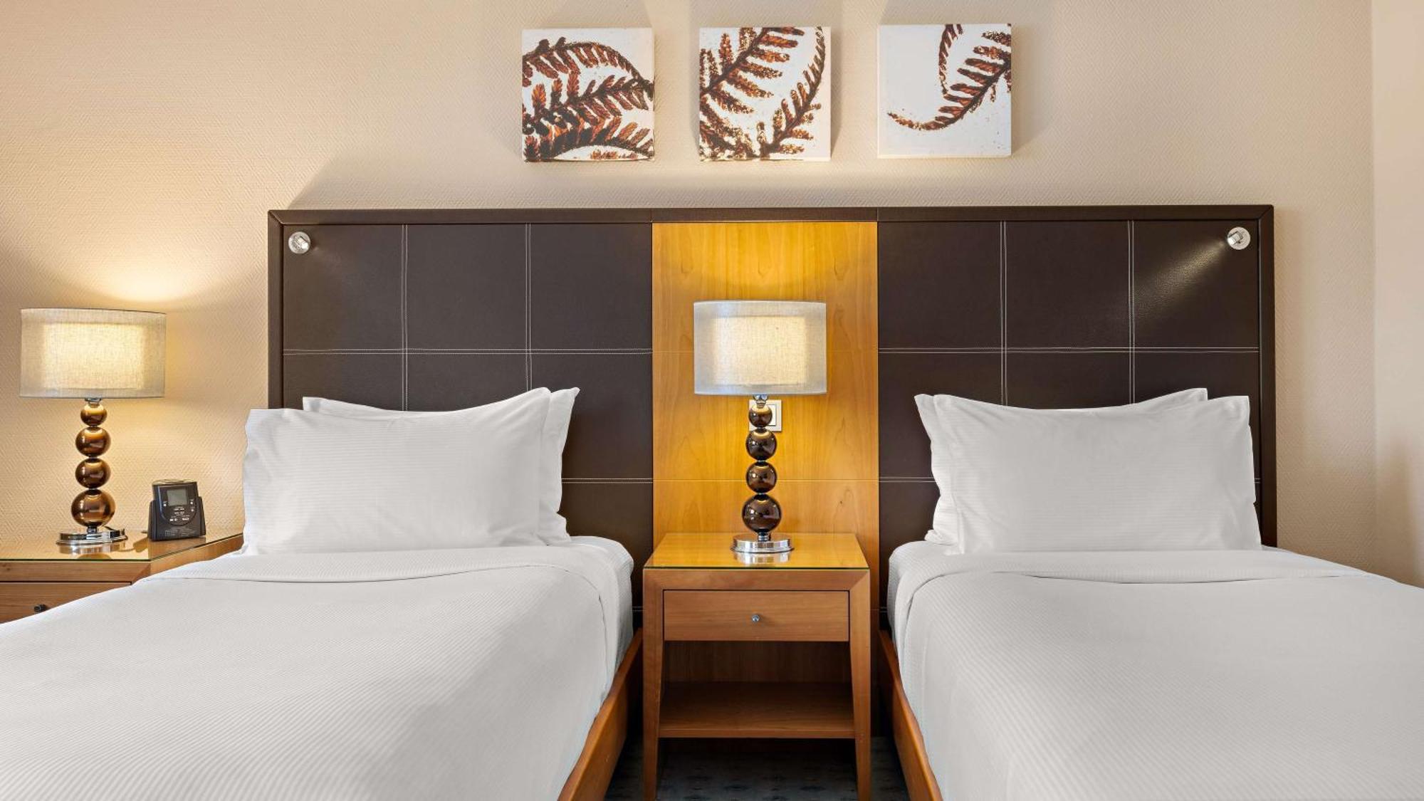 Twin Room,1592043729:JPEG