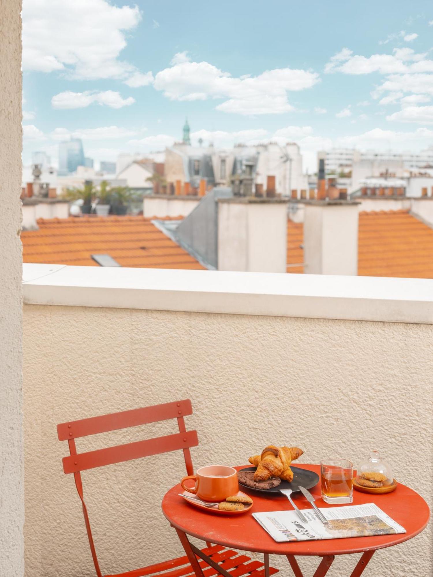Comfy Double Balcony,1592043836:JPEG