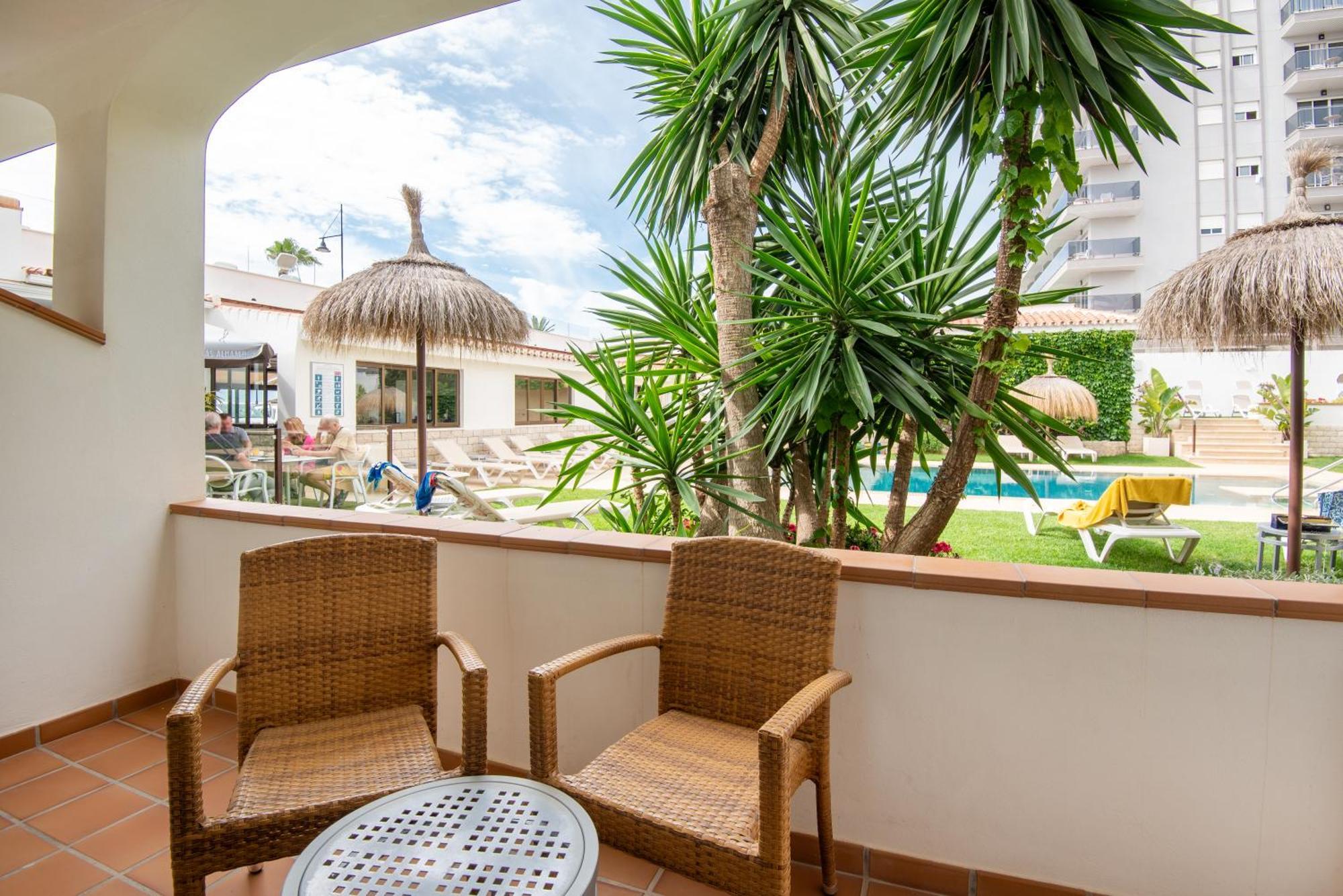 Twin Room Terrace Pool View