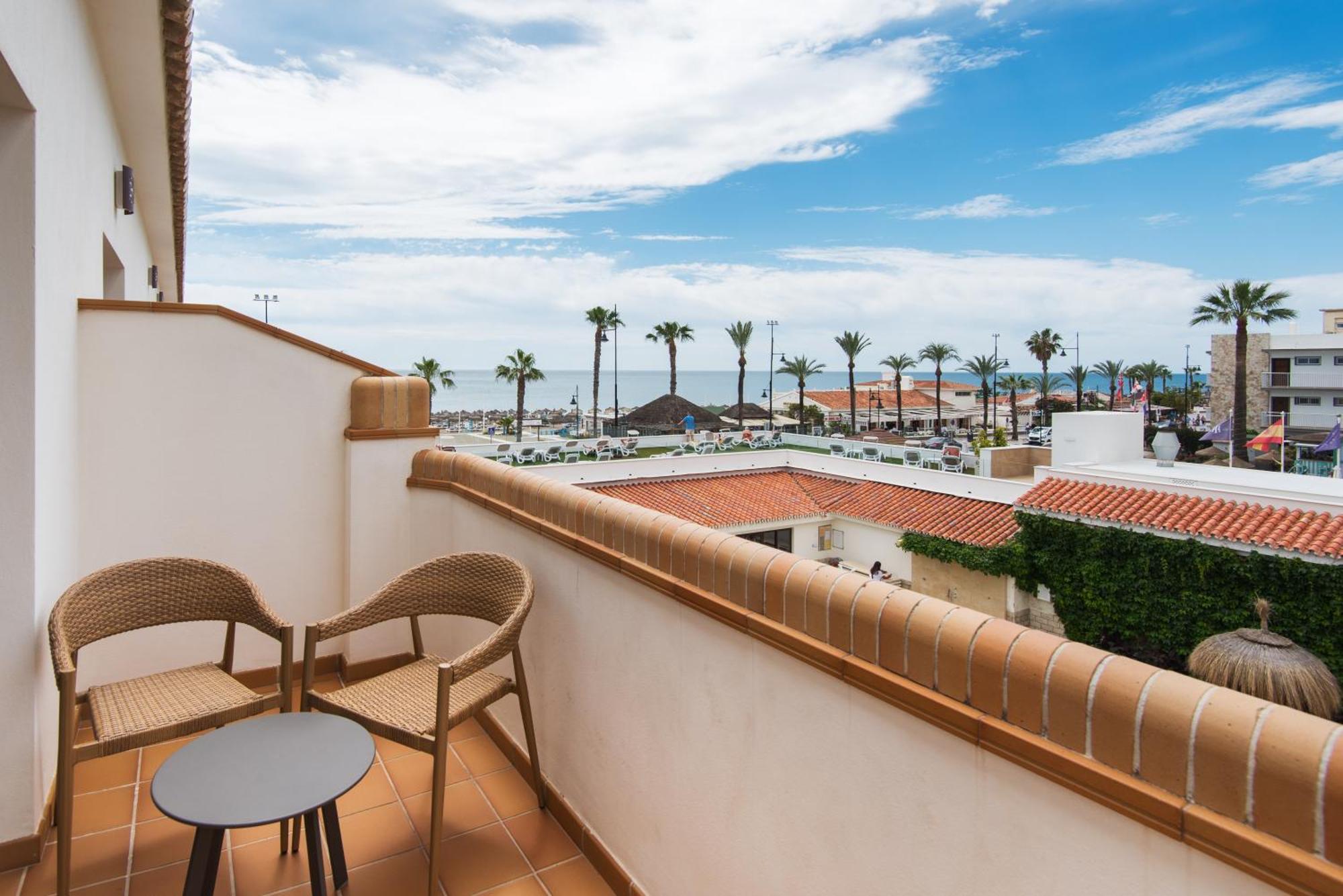 Double or Twin Room Side Sea view