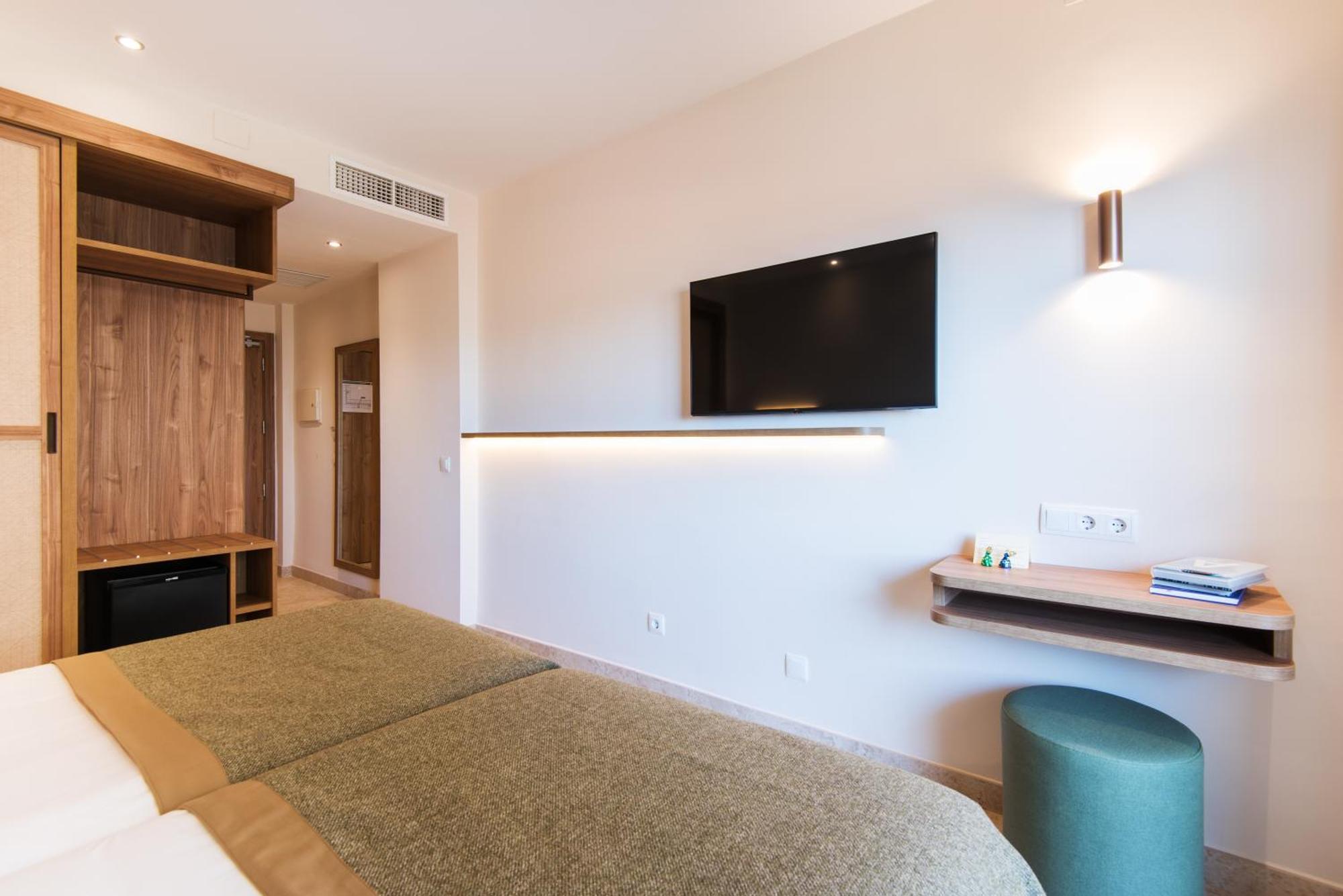 Double or Twin Room Terrace