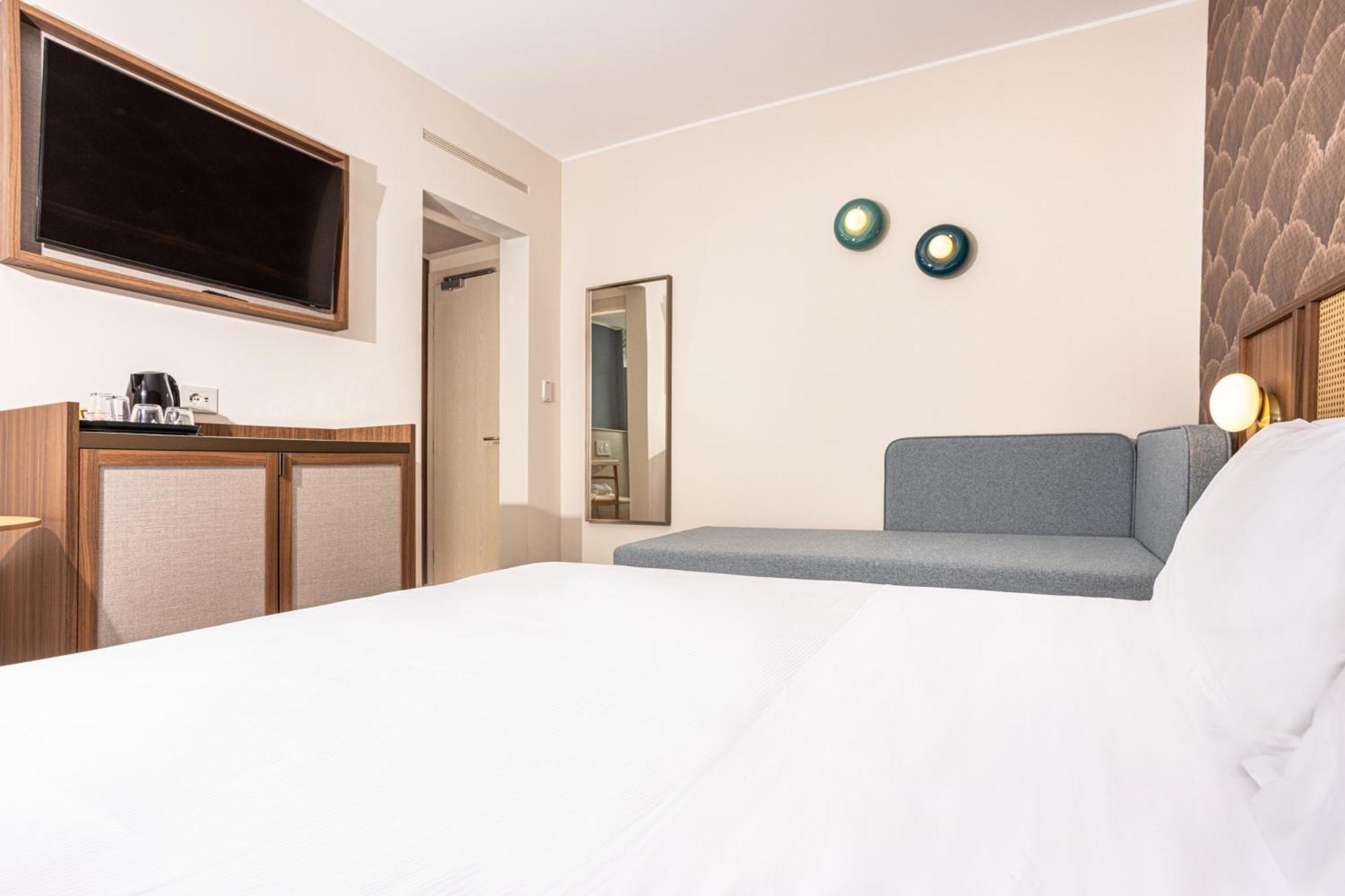 Deluxe Triple Room Balcony