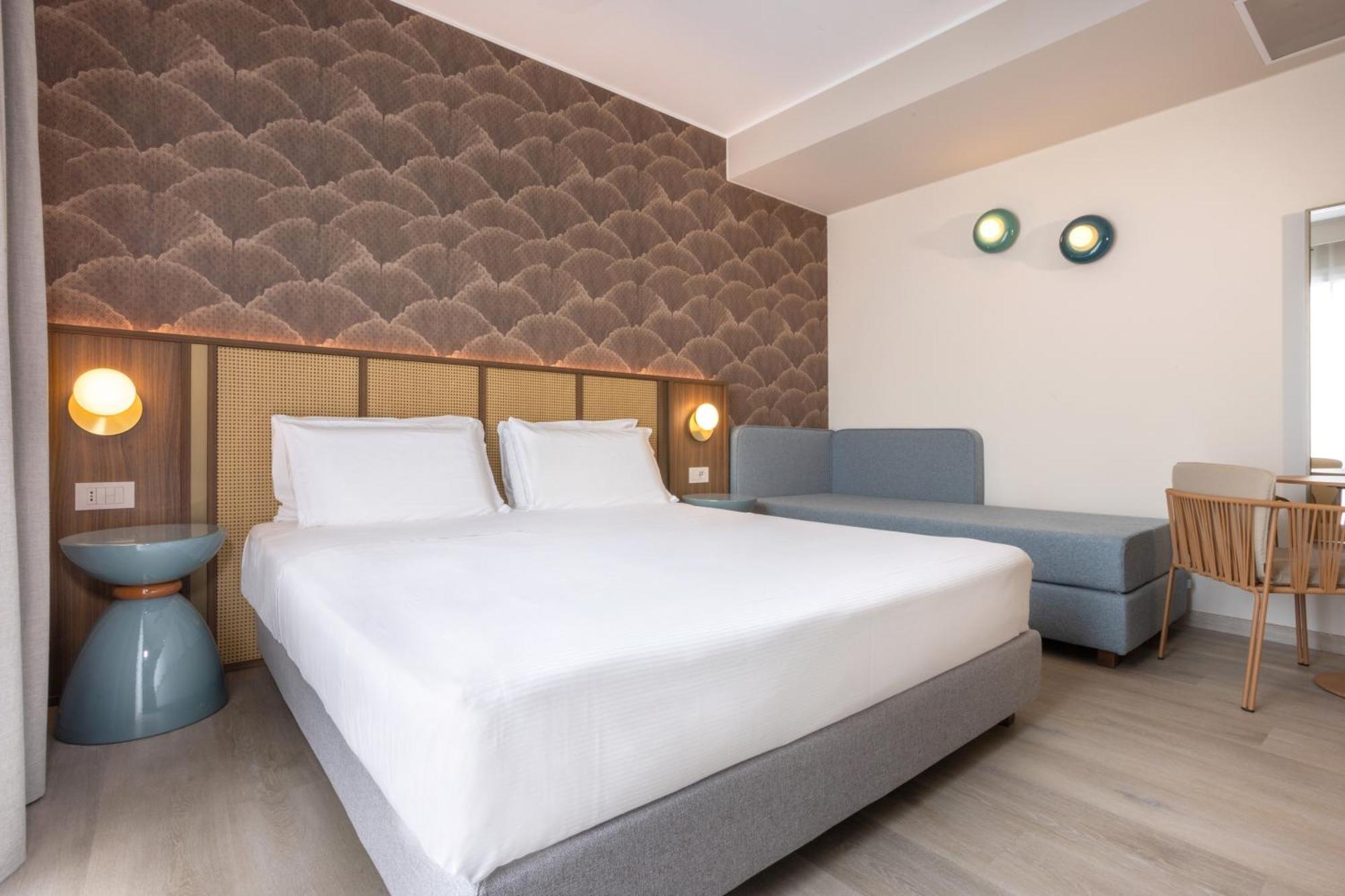 Deluxe Triple Room Balcony