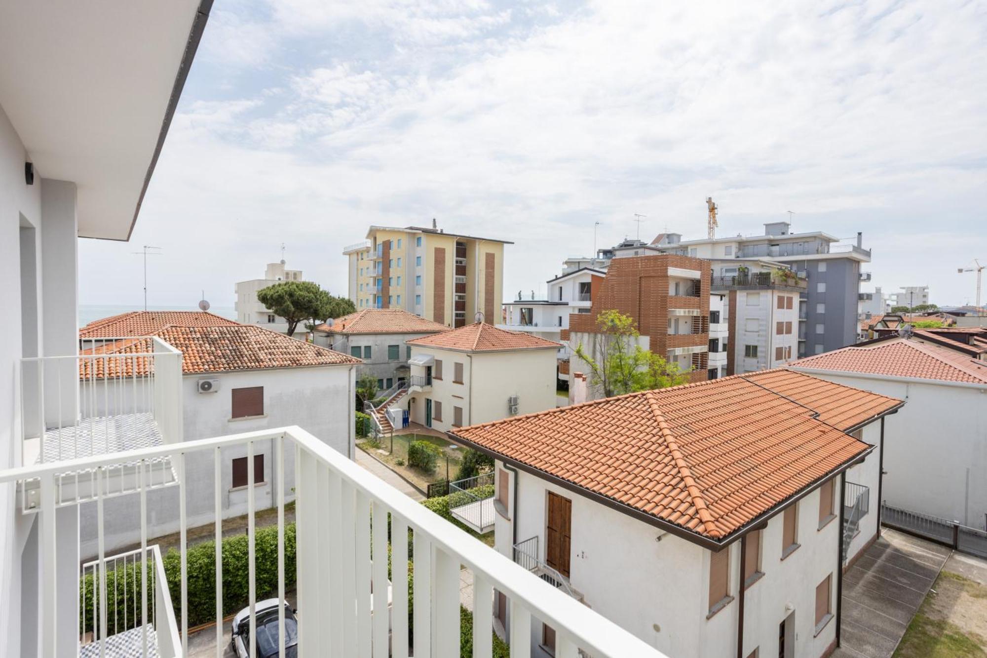 Deluxe Triple Room Balcony