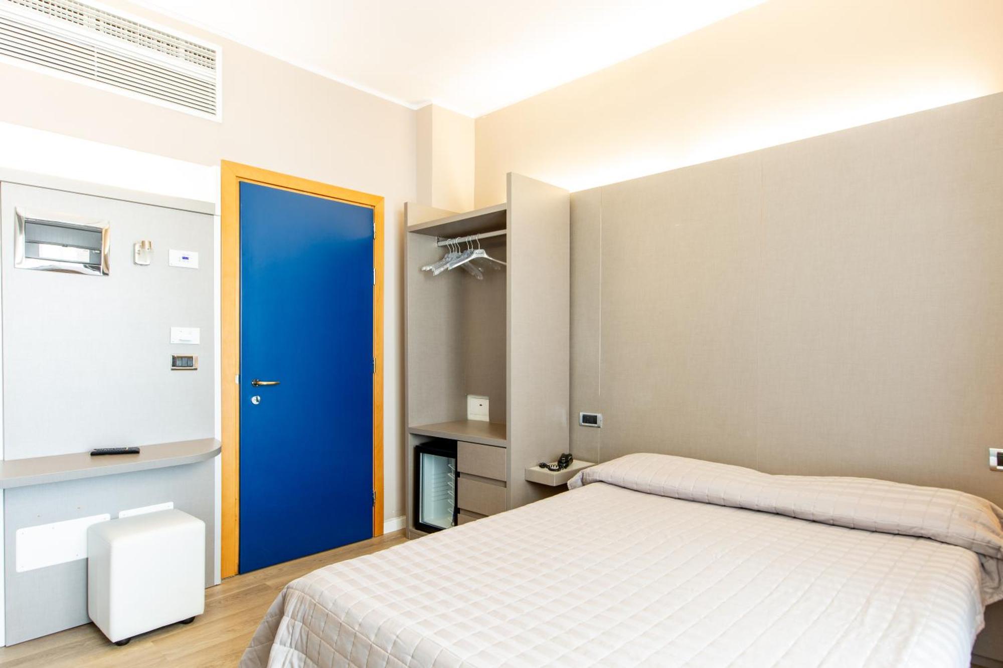 Economy Double Room Side Sea View