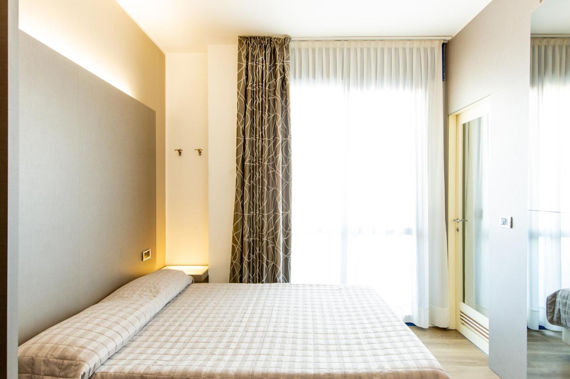 Economy Double Room Side Sea View