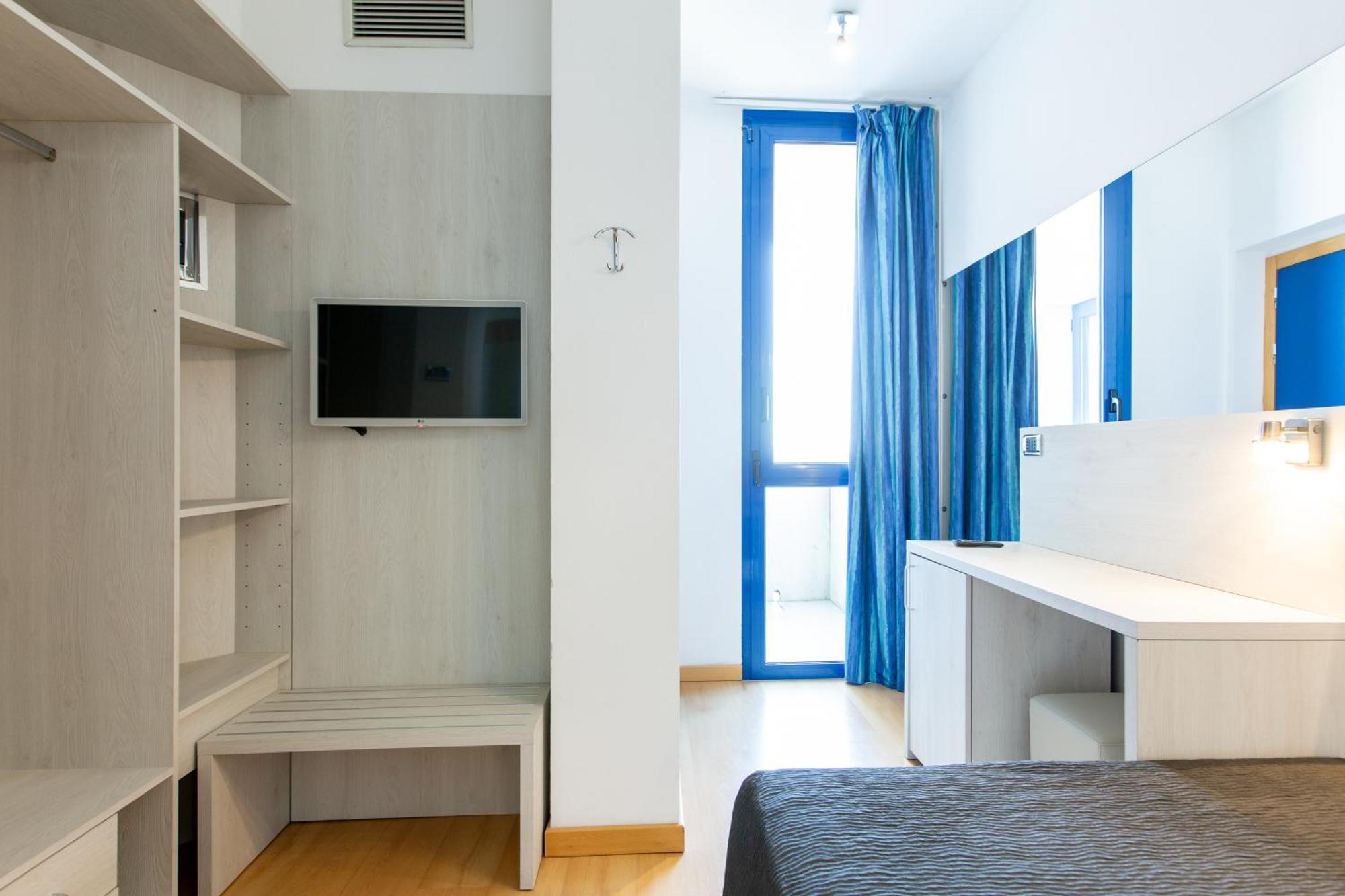 Deluxe Single Room Balcony,1592044975:JPEG