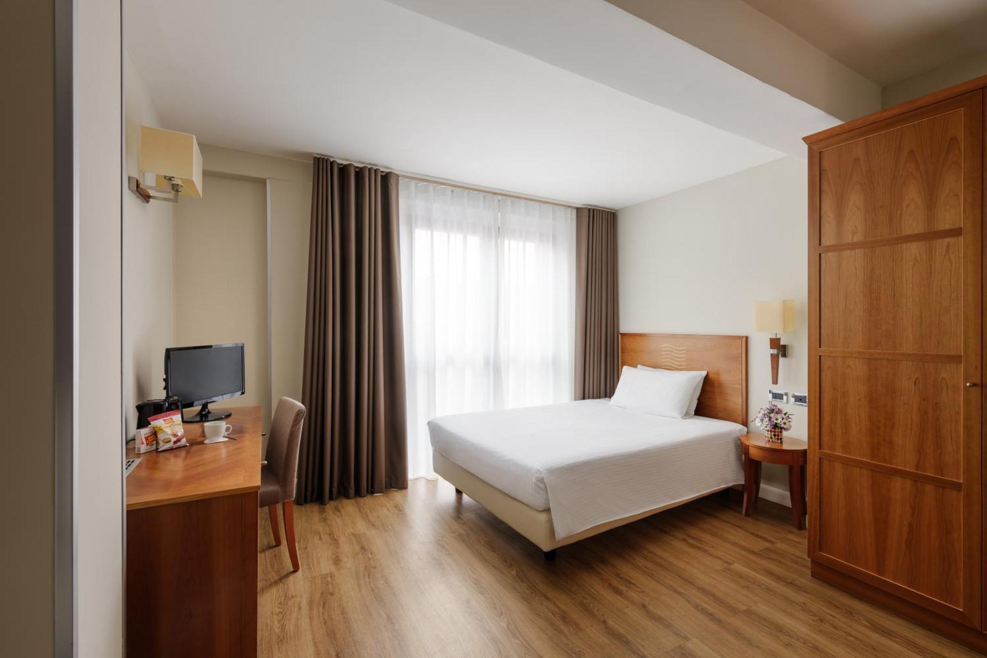 Single Room French Bed
