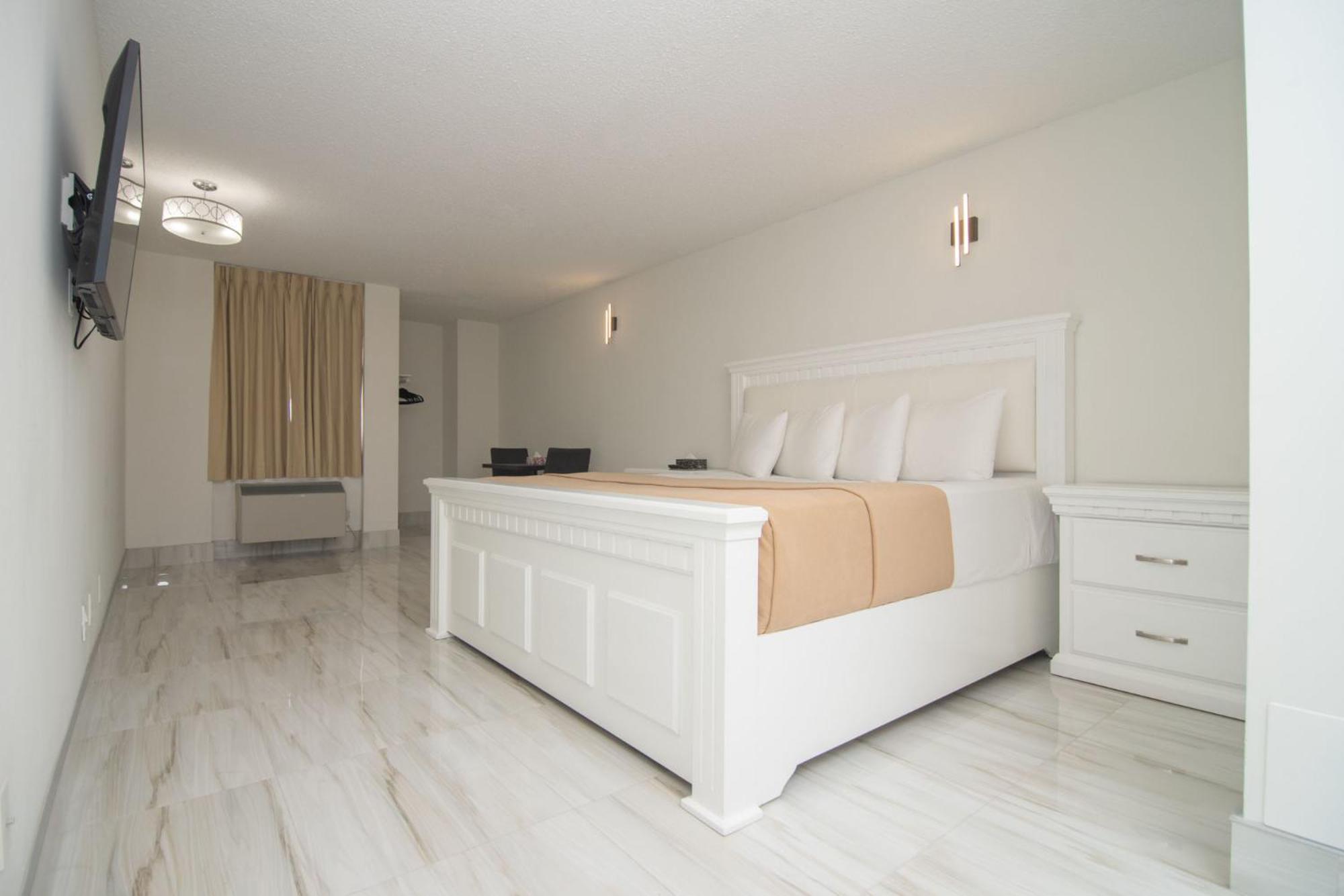 Deluxe King Room