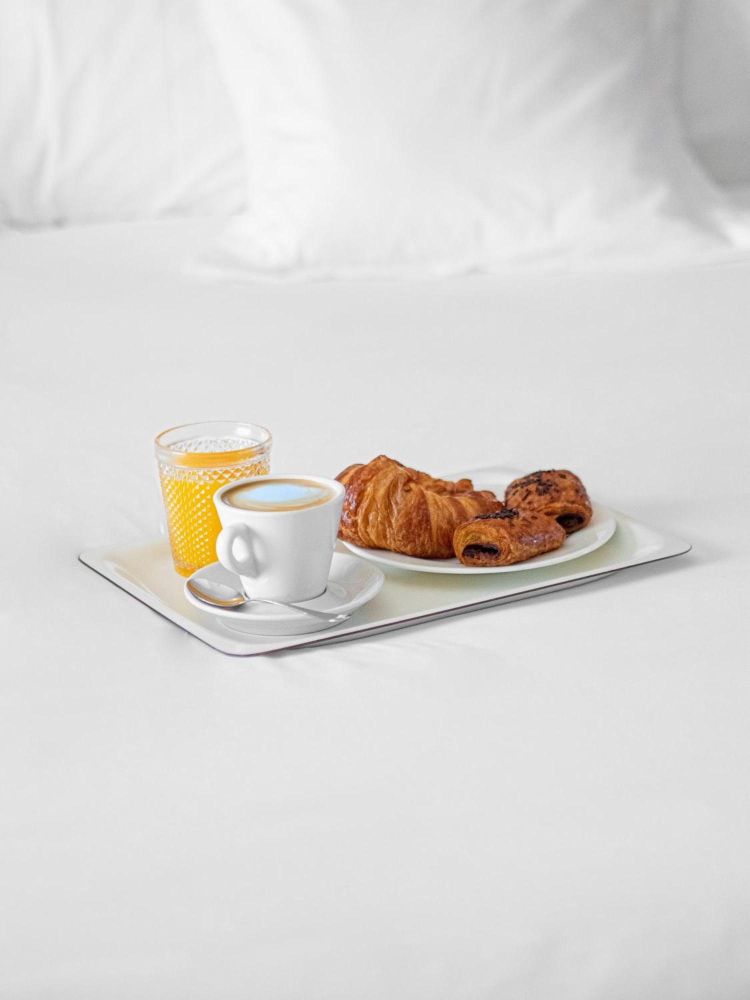Premium Double Room,1626353721:JPEG