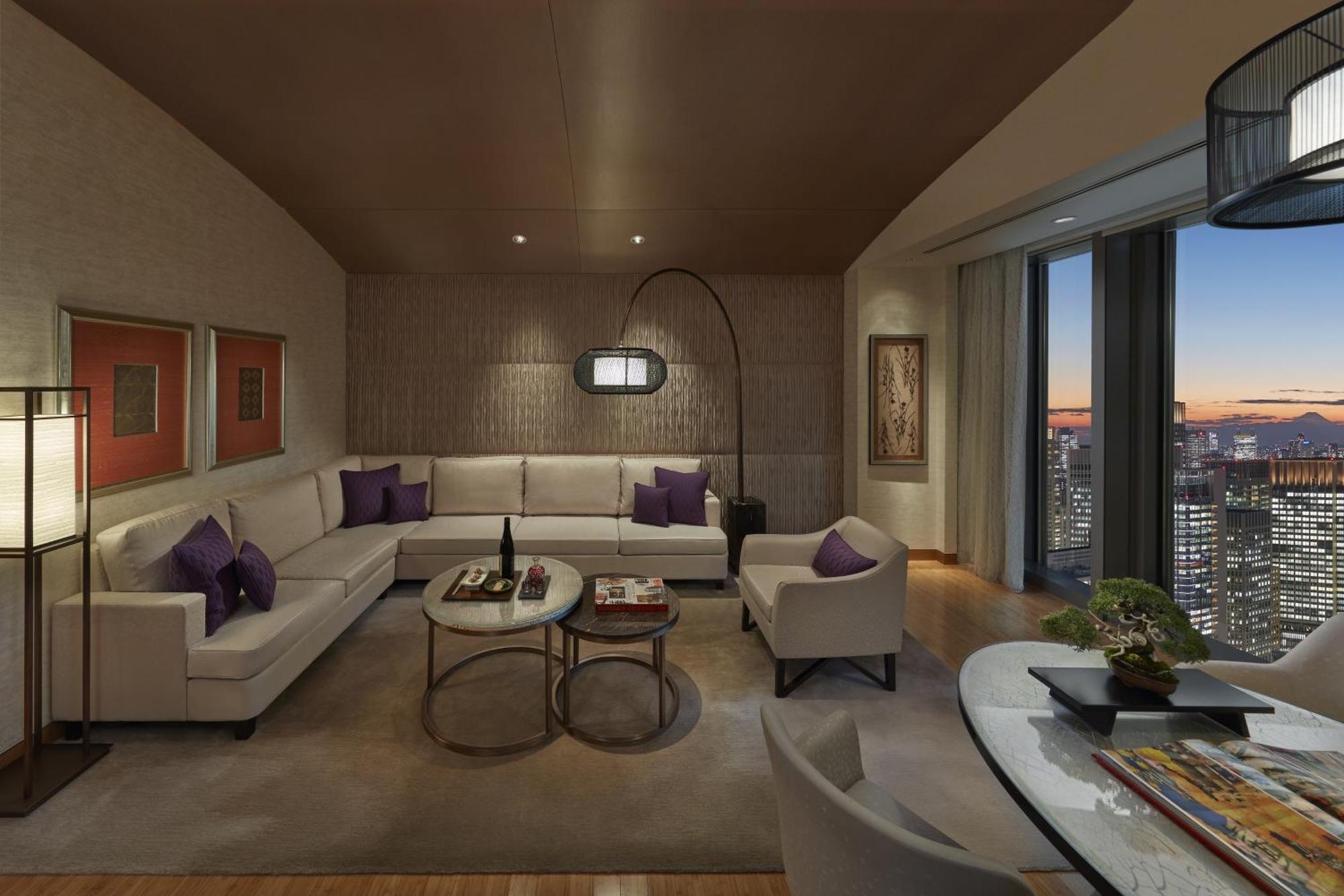 Mandarin King Suite,1722929429:JPEG