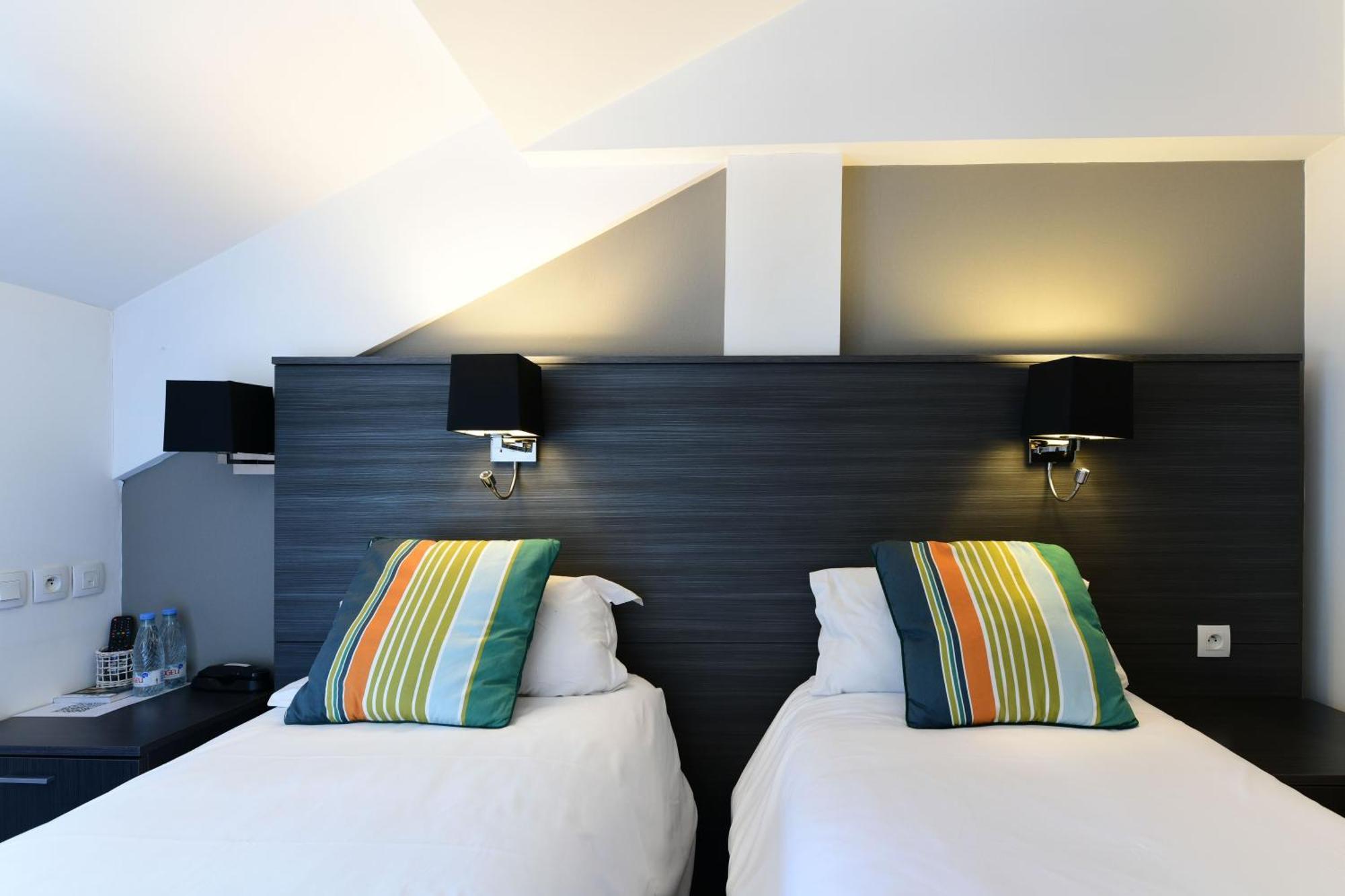 Twin Room,1592063434:JPEG