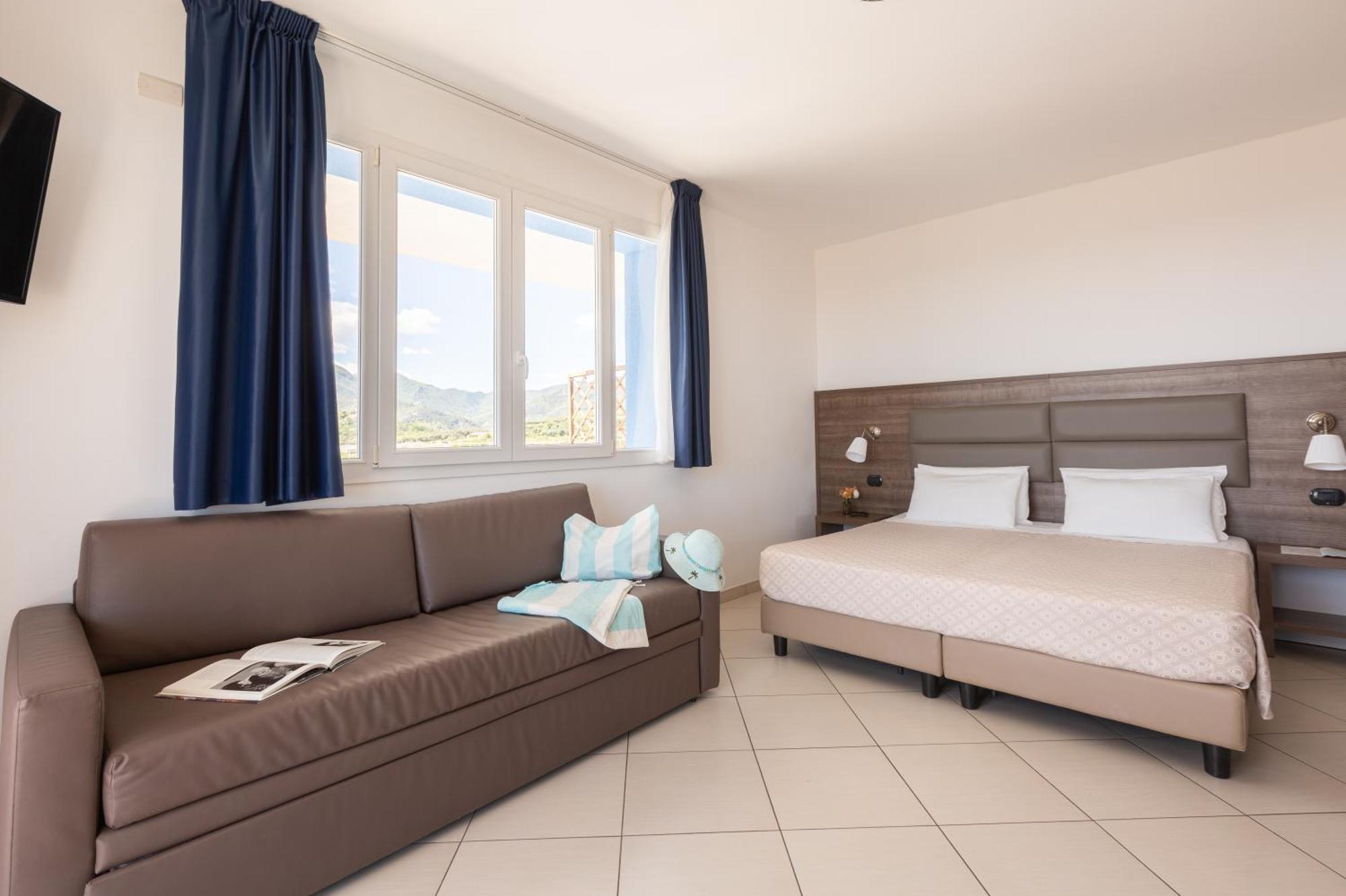 Family Room with Sea View,1592071122:JPEG