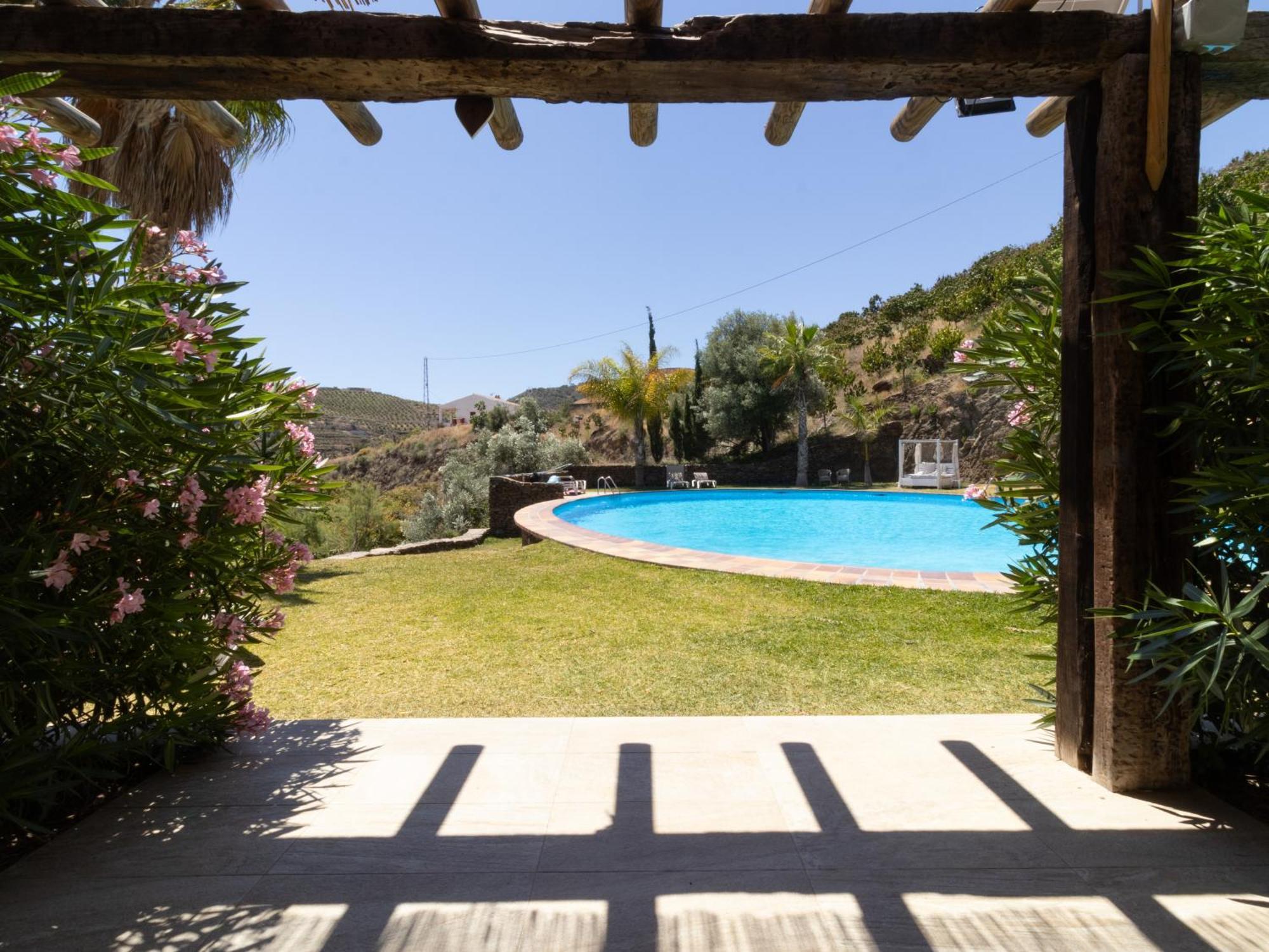 Studio Pool View