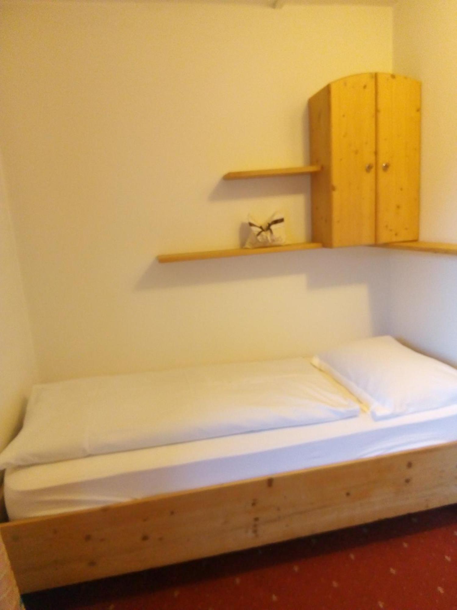 Single Room,1592116398:JPEG