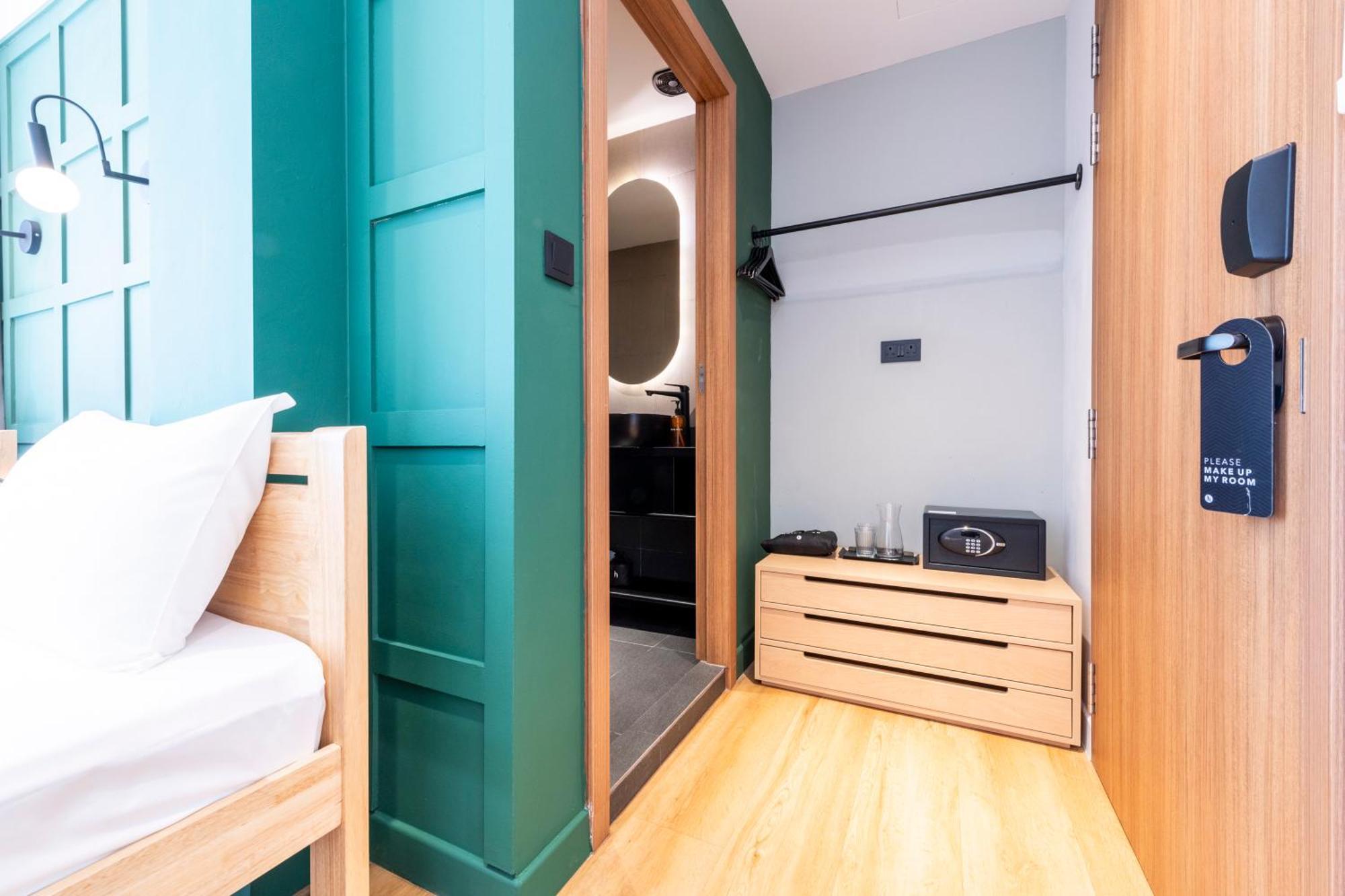 Medium Twin Room