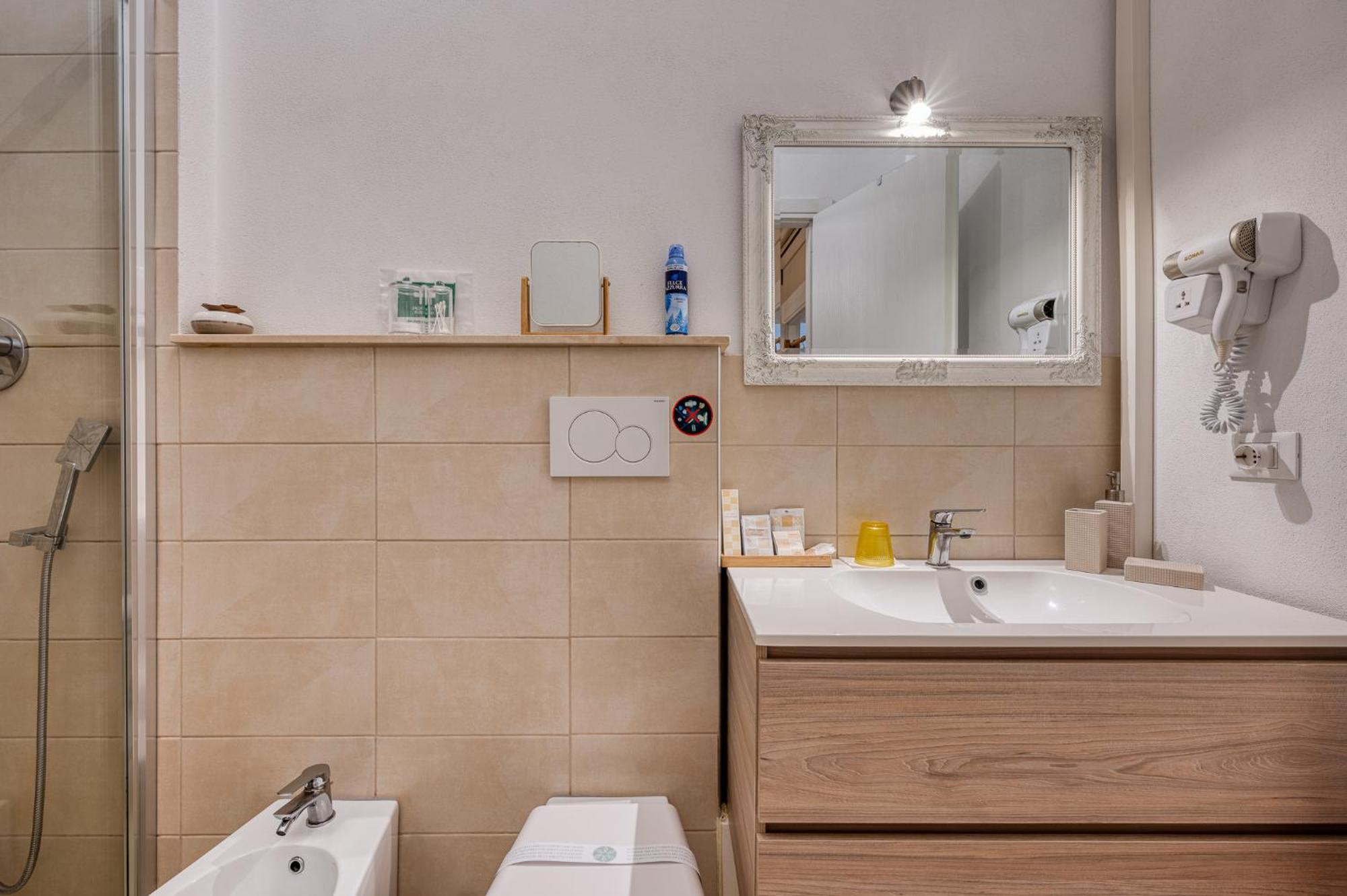 Triple Room,1592144539:JPEG