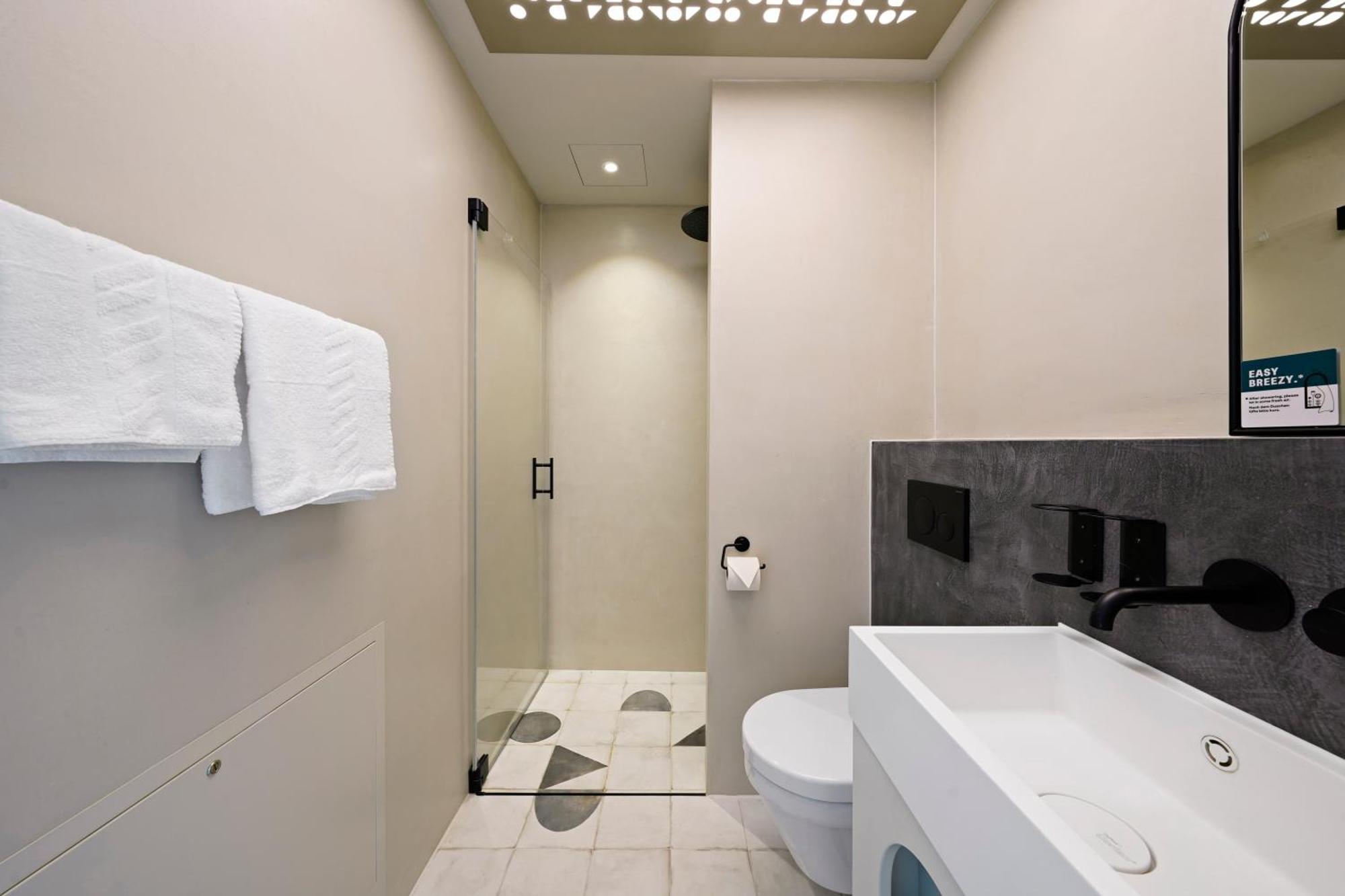Medium Room