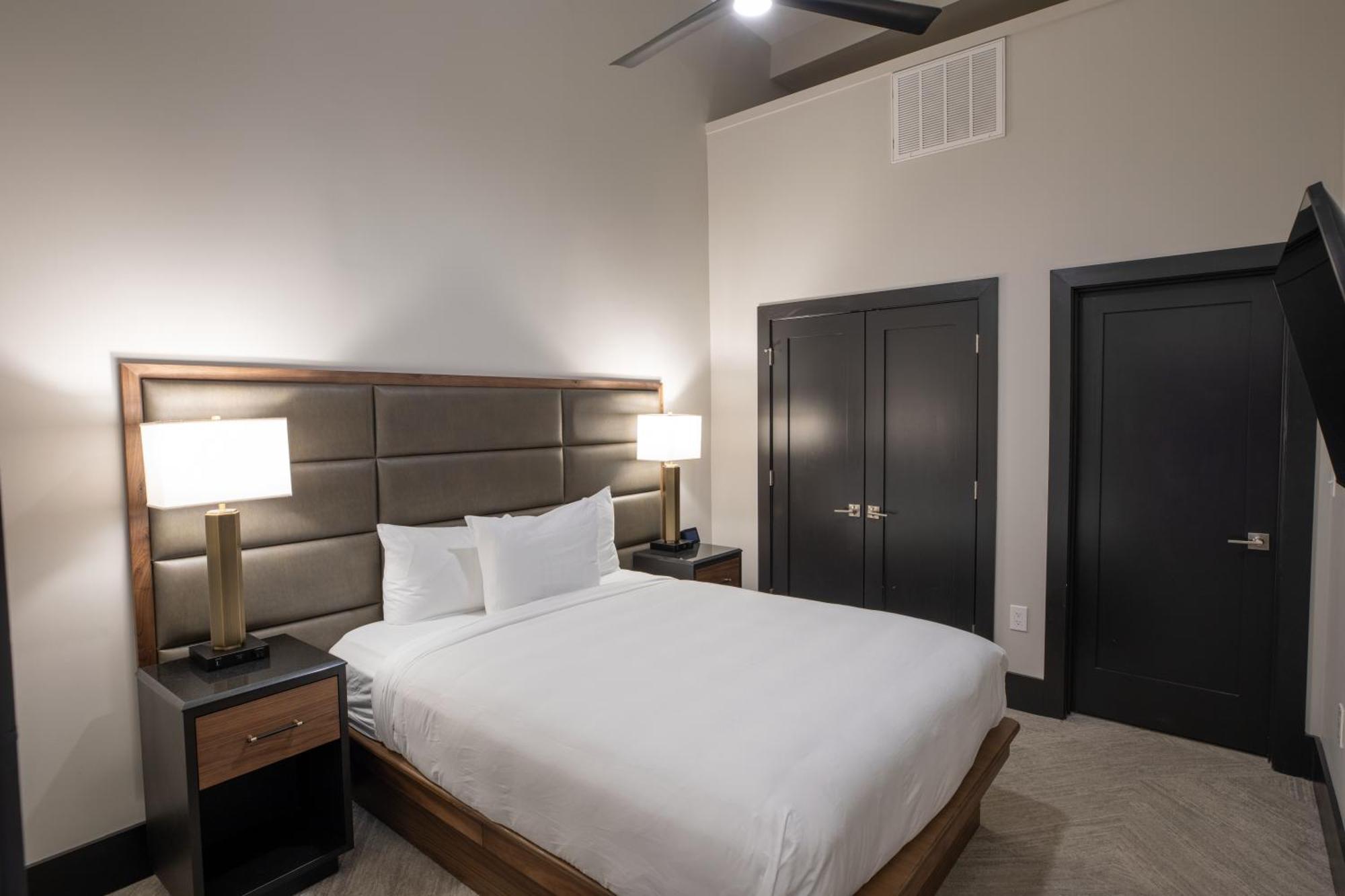 Queen Suite