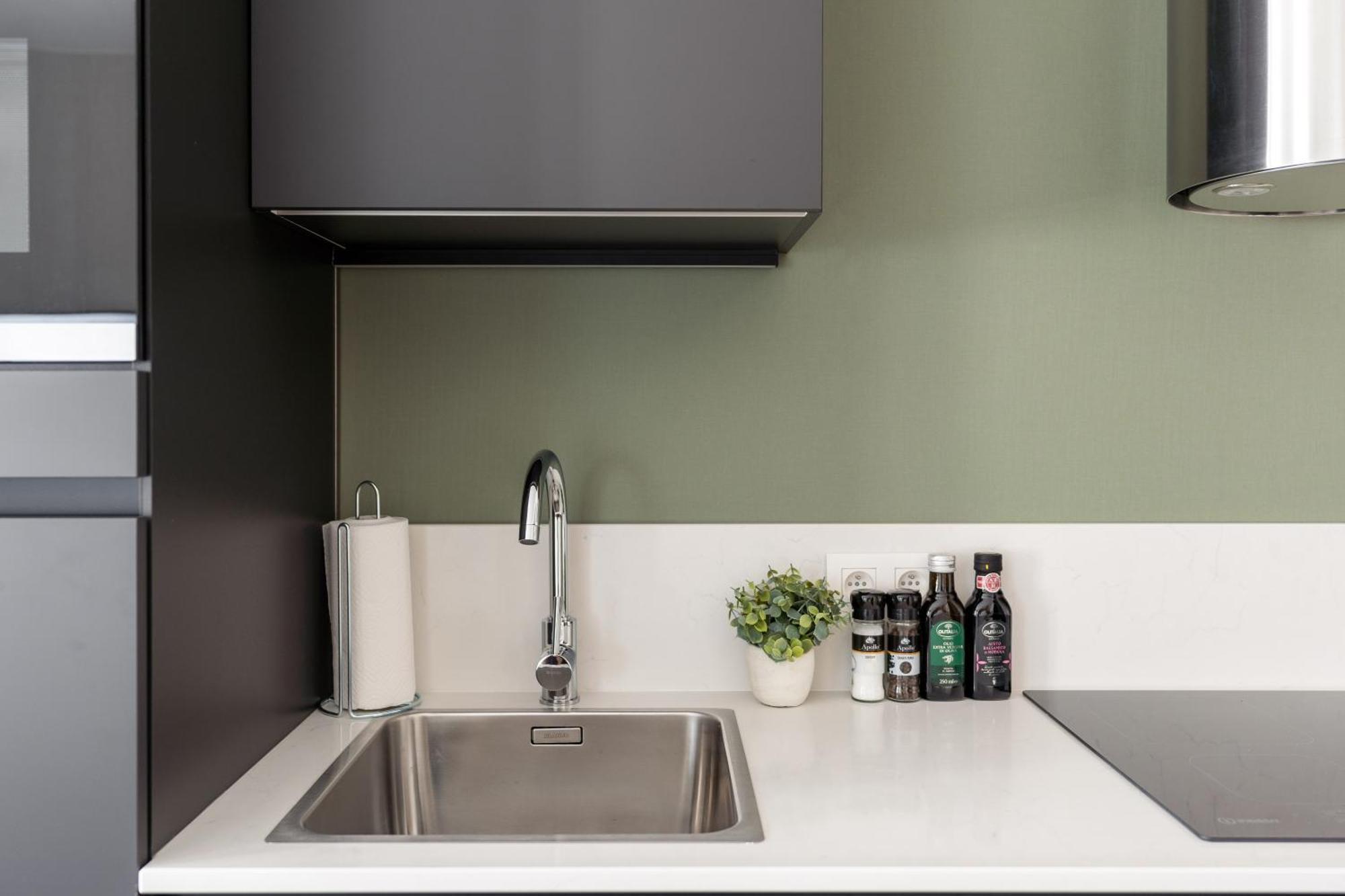 Medium Studio Kitchen