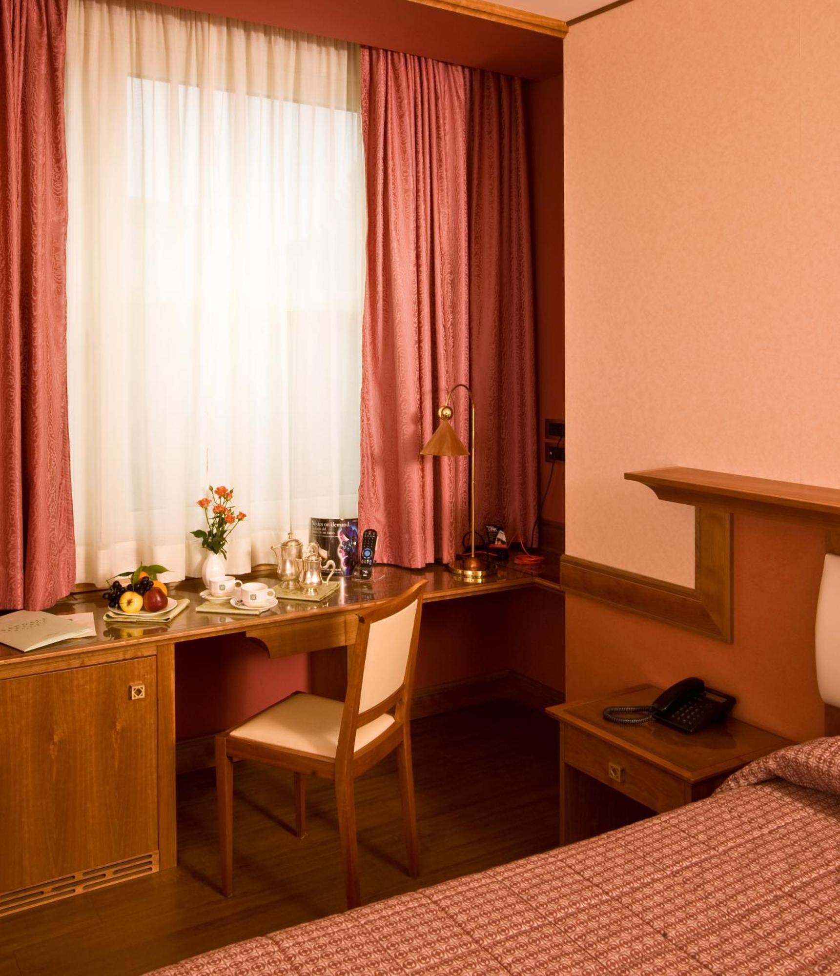 Single Room,1657138362:JPEG