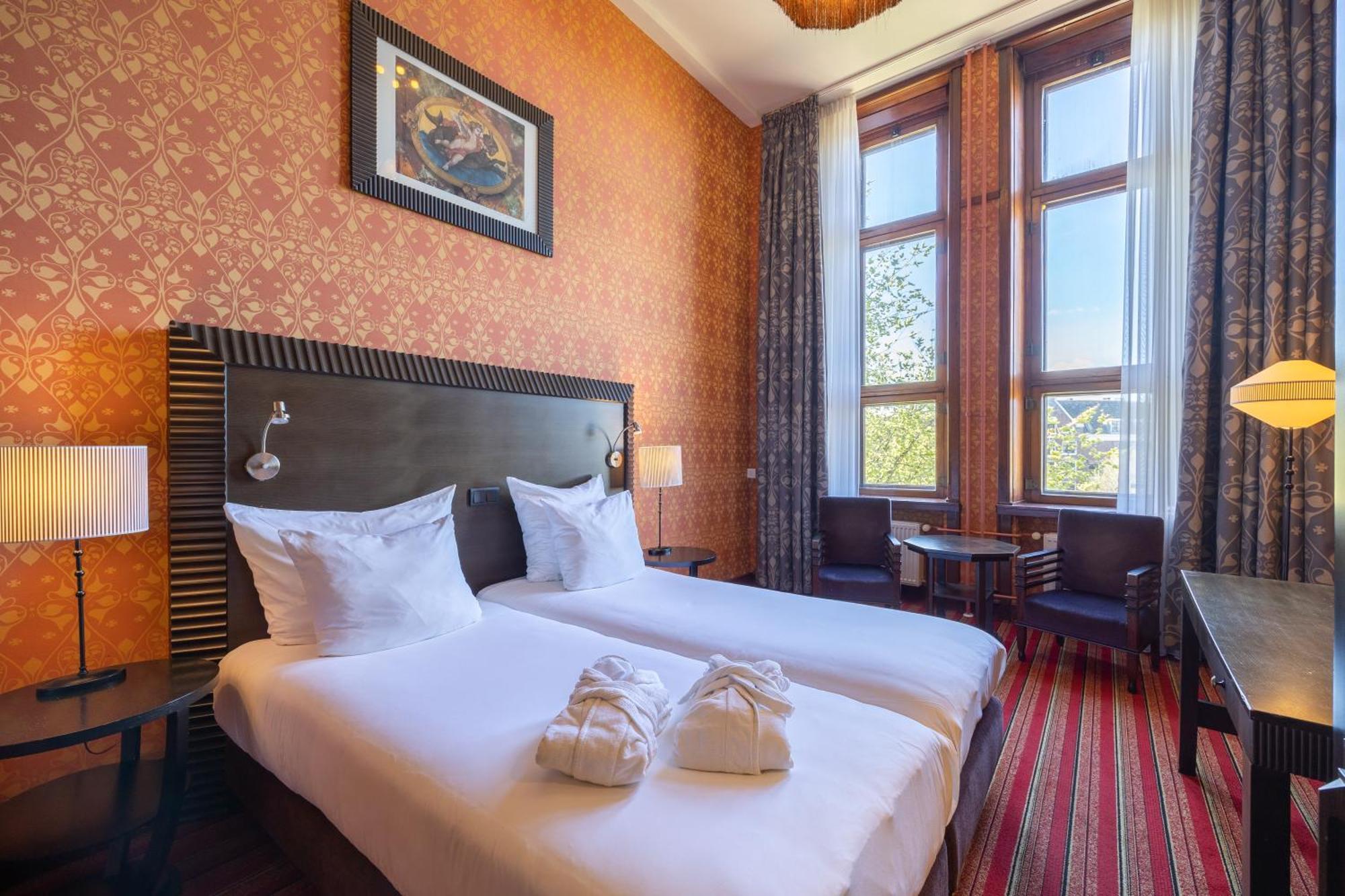 Deluxe Room Canal View