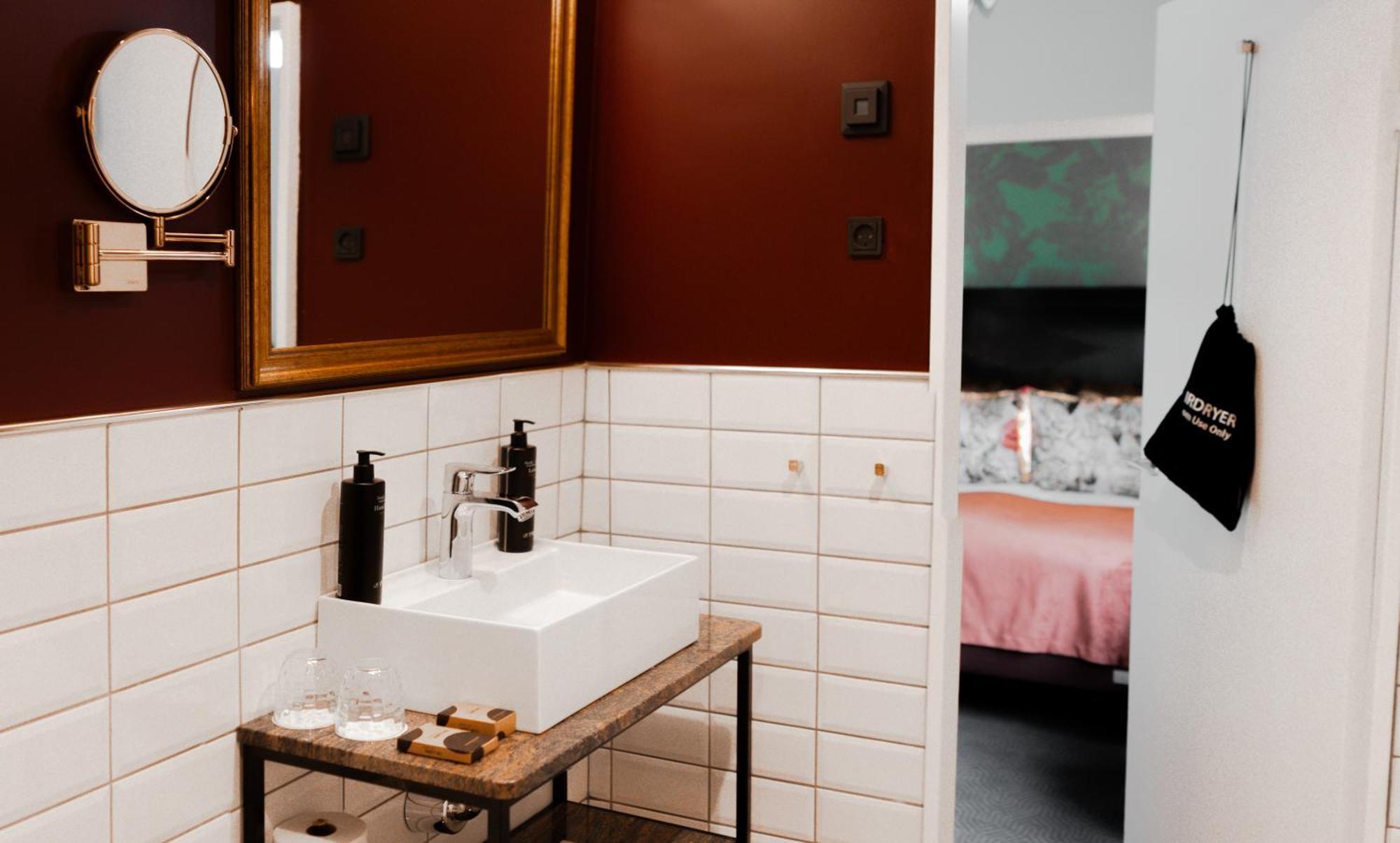 Classic Queen Room