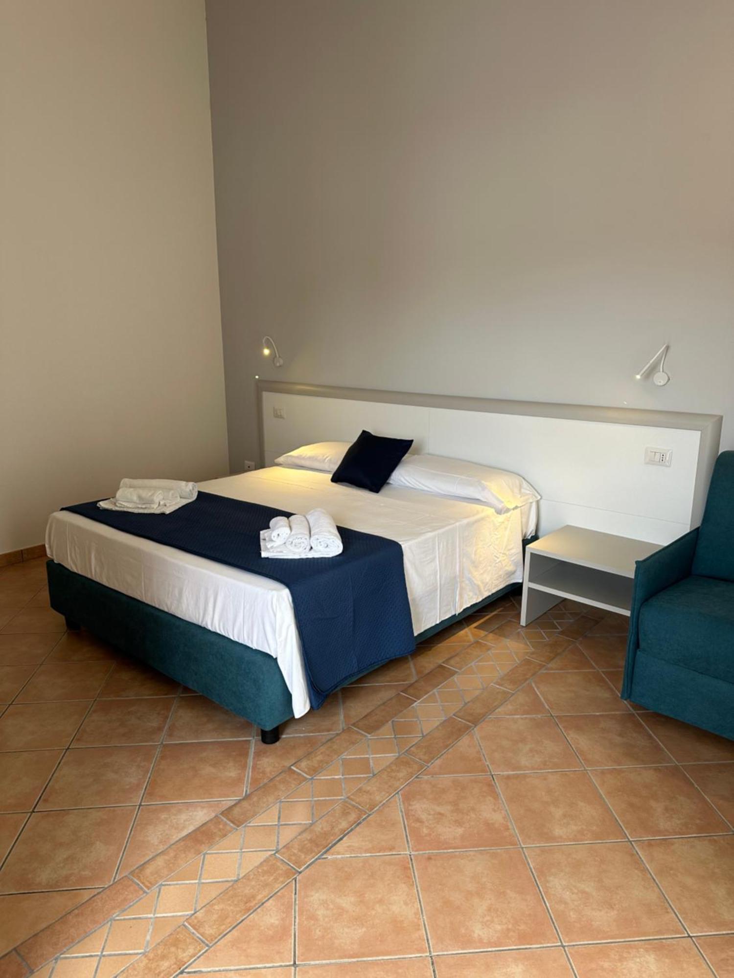 Double Room,1592876898:JPEG