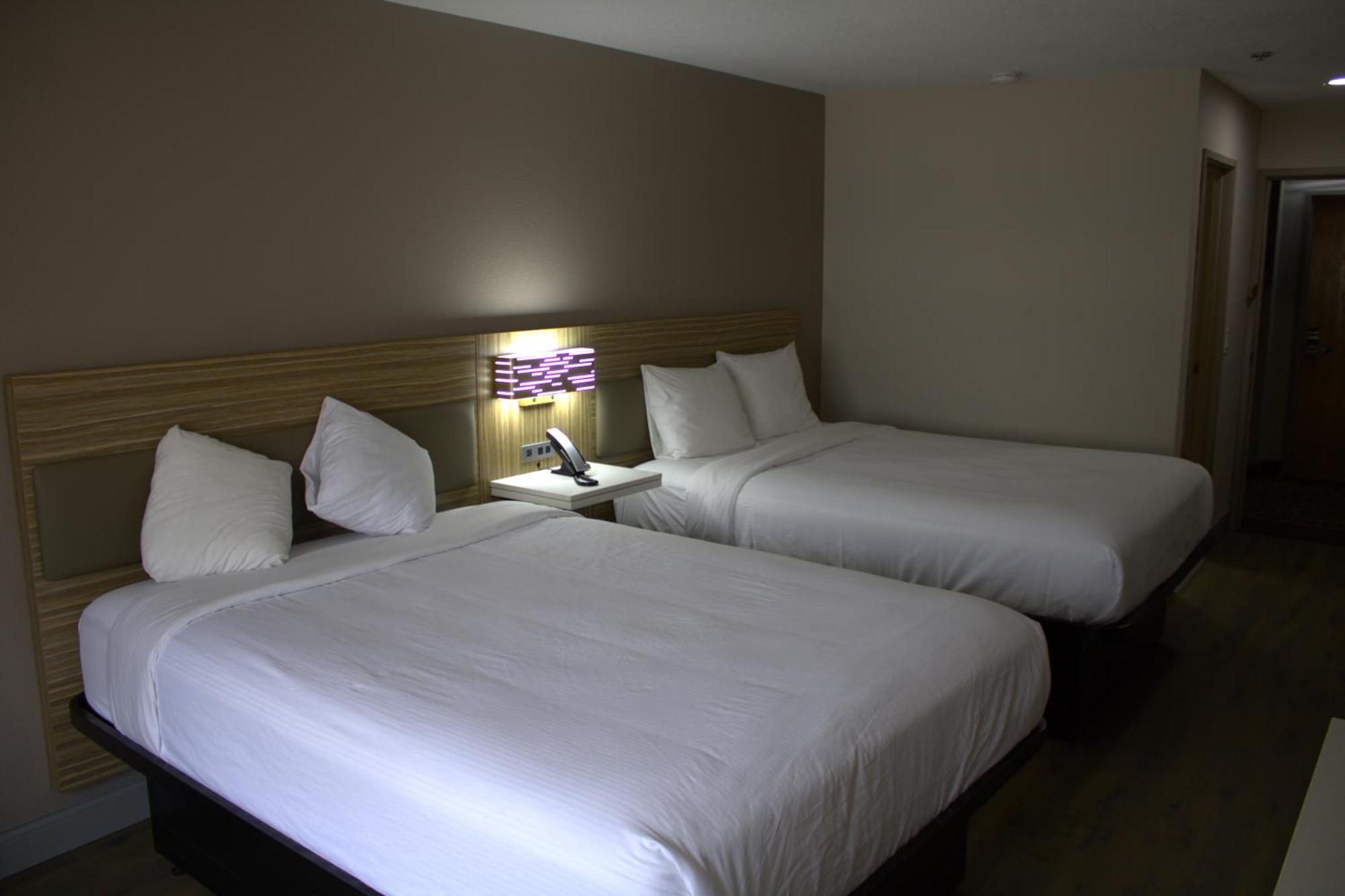 Queen Room Two Queen Beds Non-Smoking