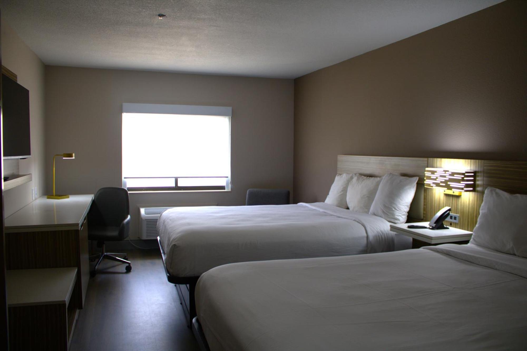 Queen Room Two Queen Beds Non-Smoking