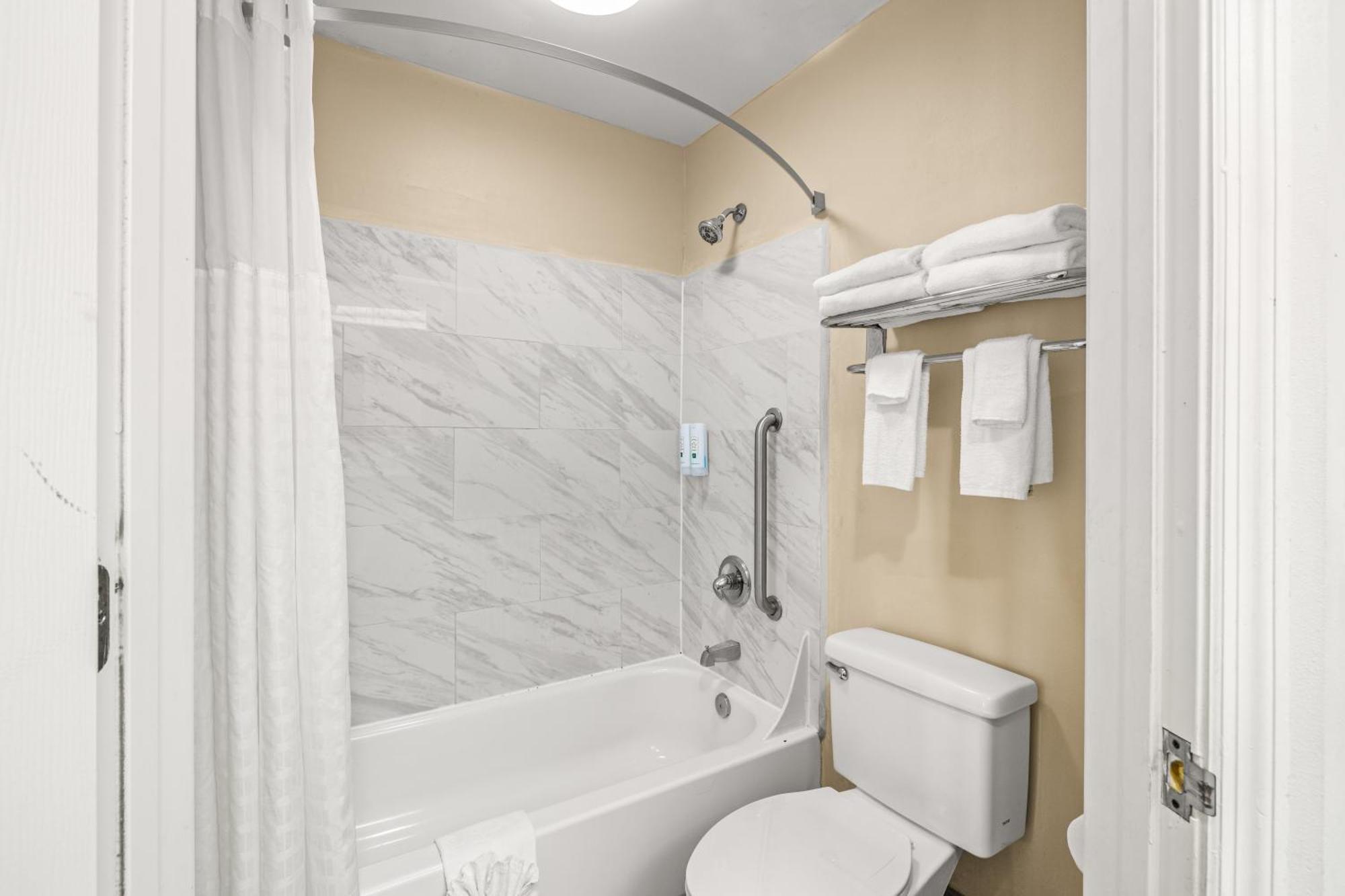 Double Room Two Double Beds Non-Smoking