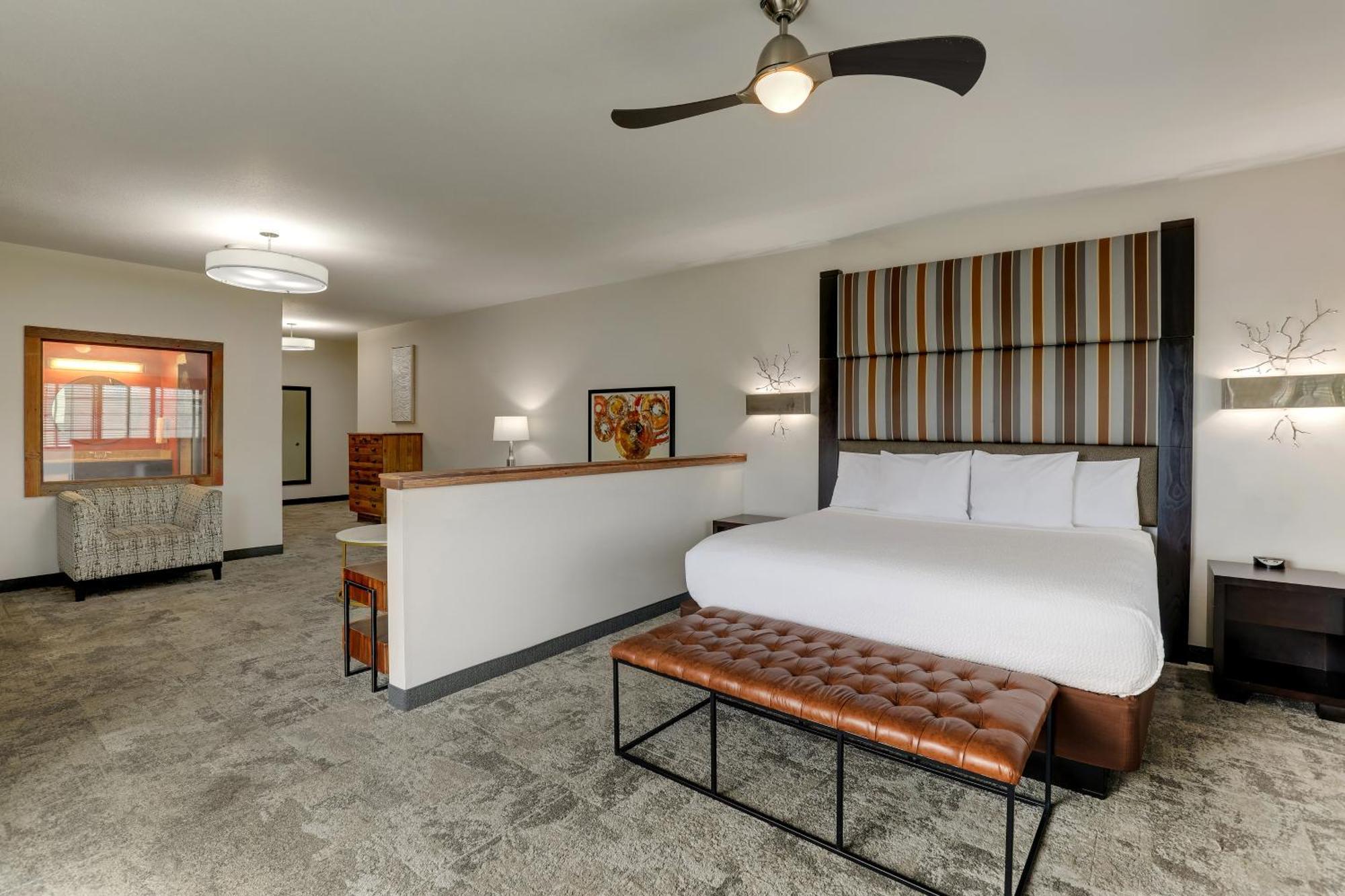 Superior King Suite
