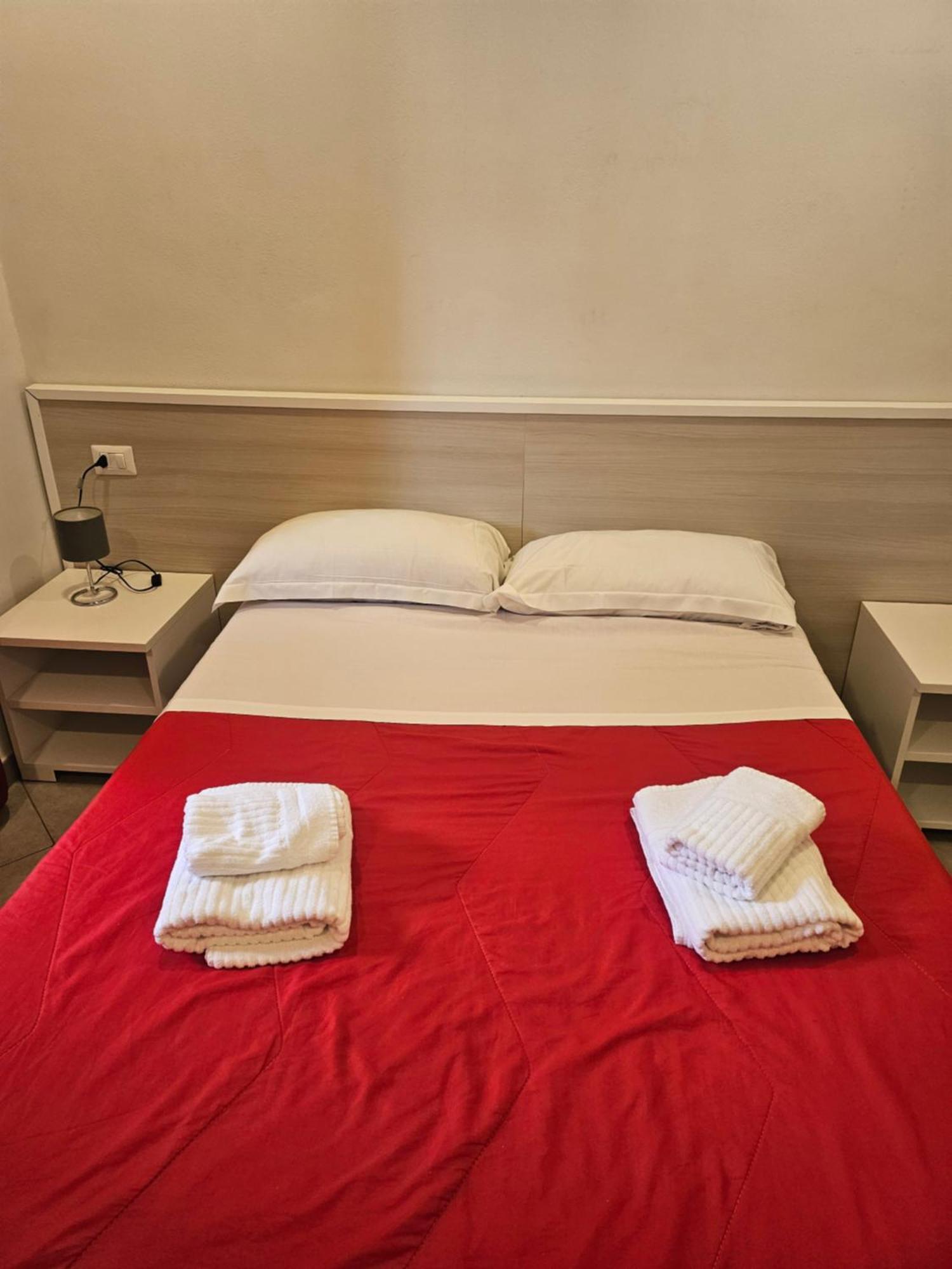 Small Double Room,1593689490:JPEG