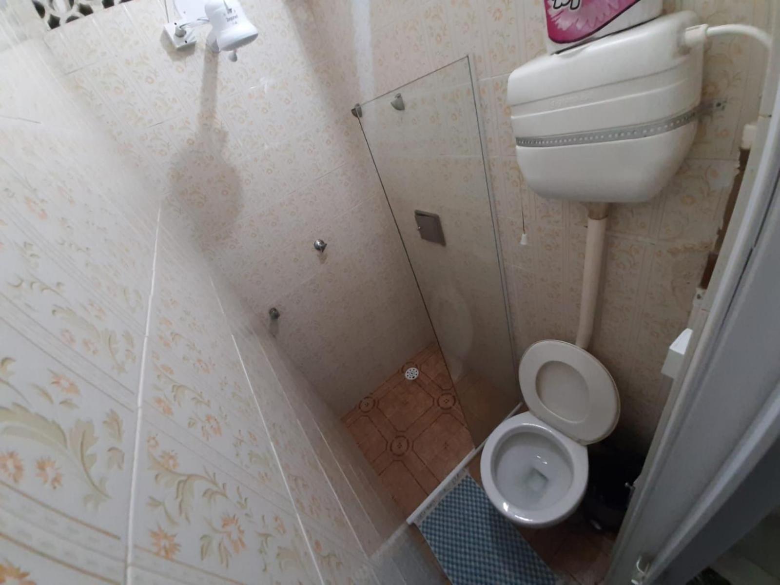 Double or Twin Room Private Bathroom