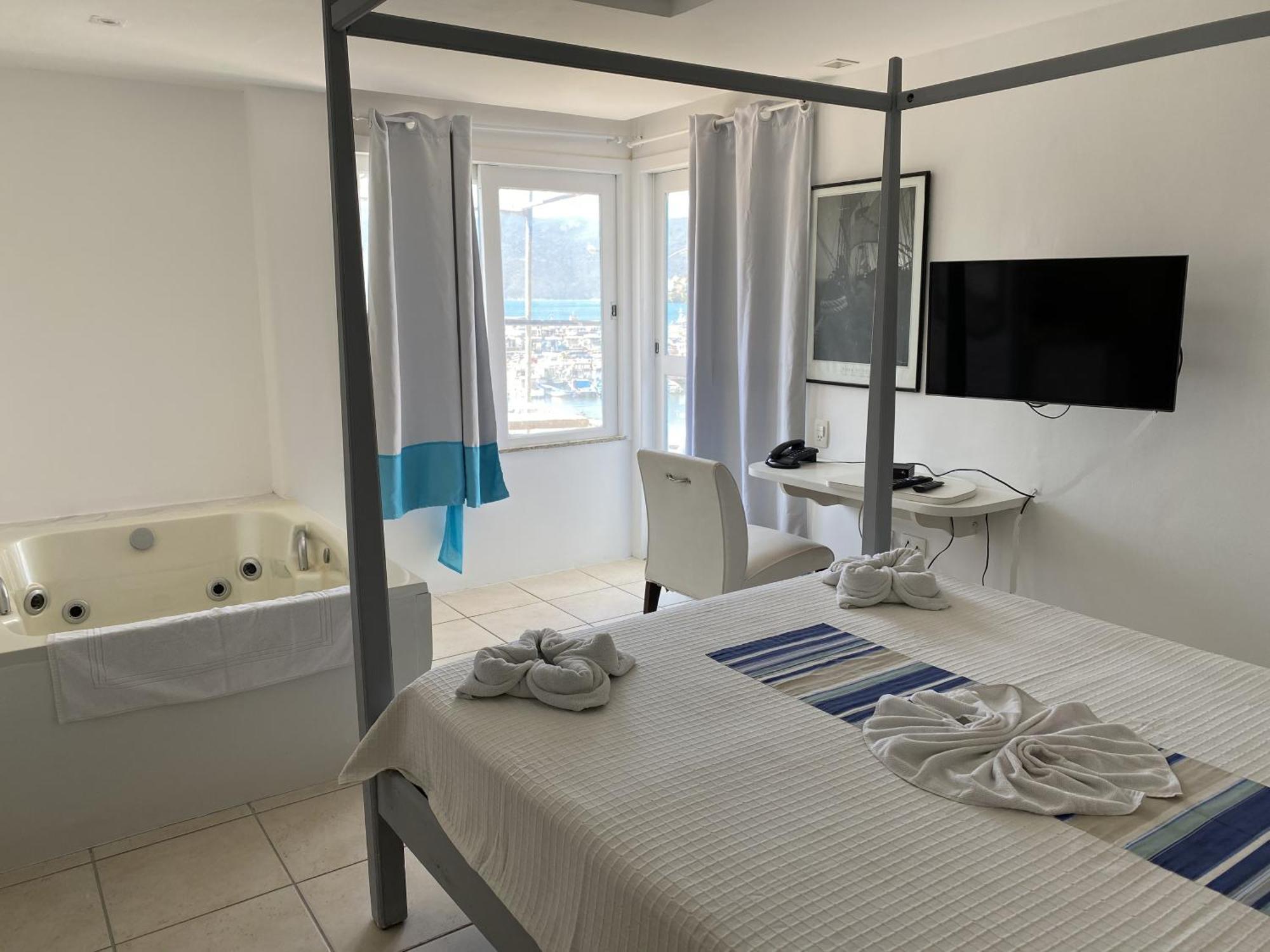 Queen Room Spa Bath