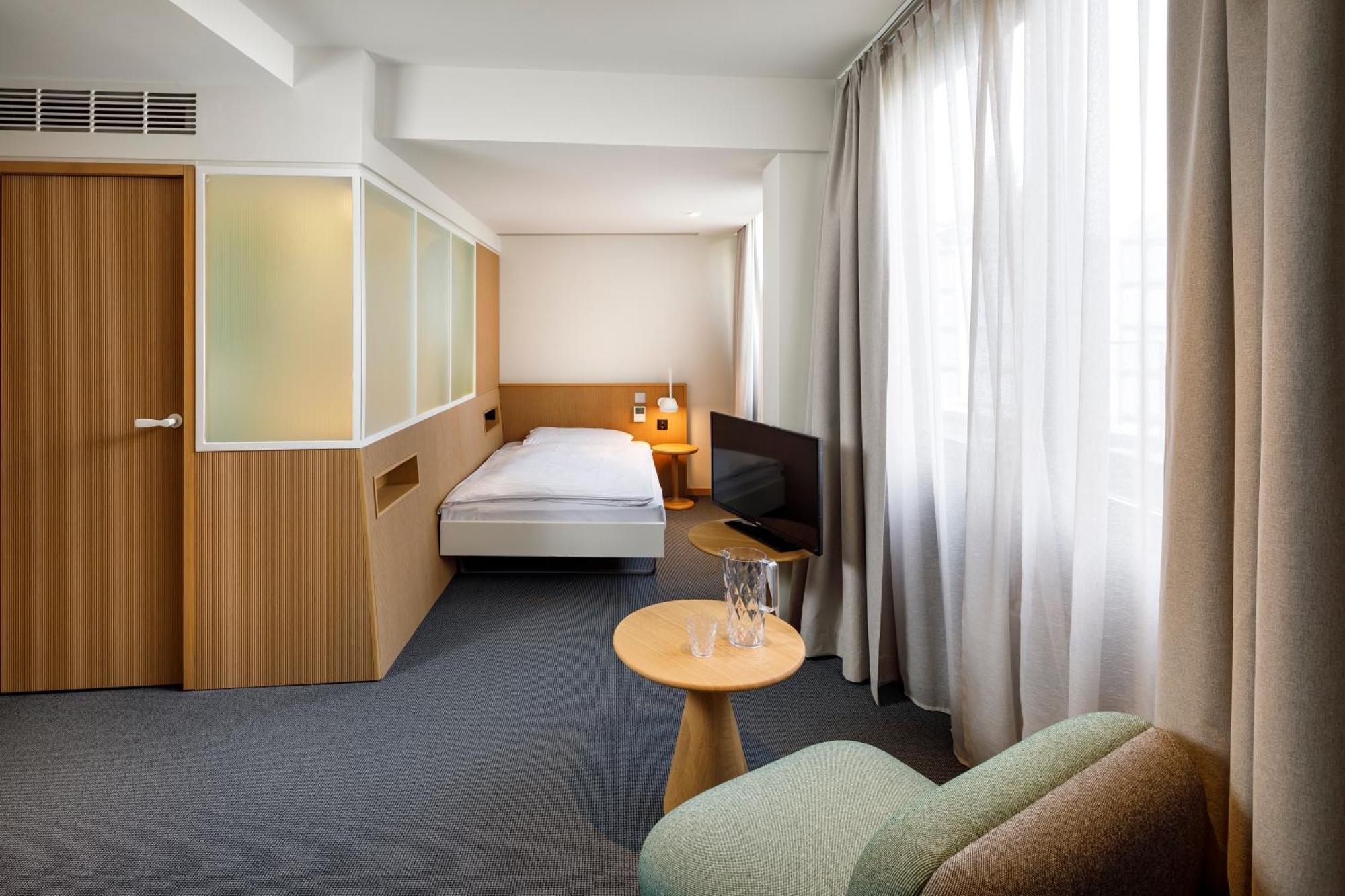 Single Room,1593500778:JPEG